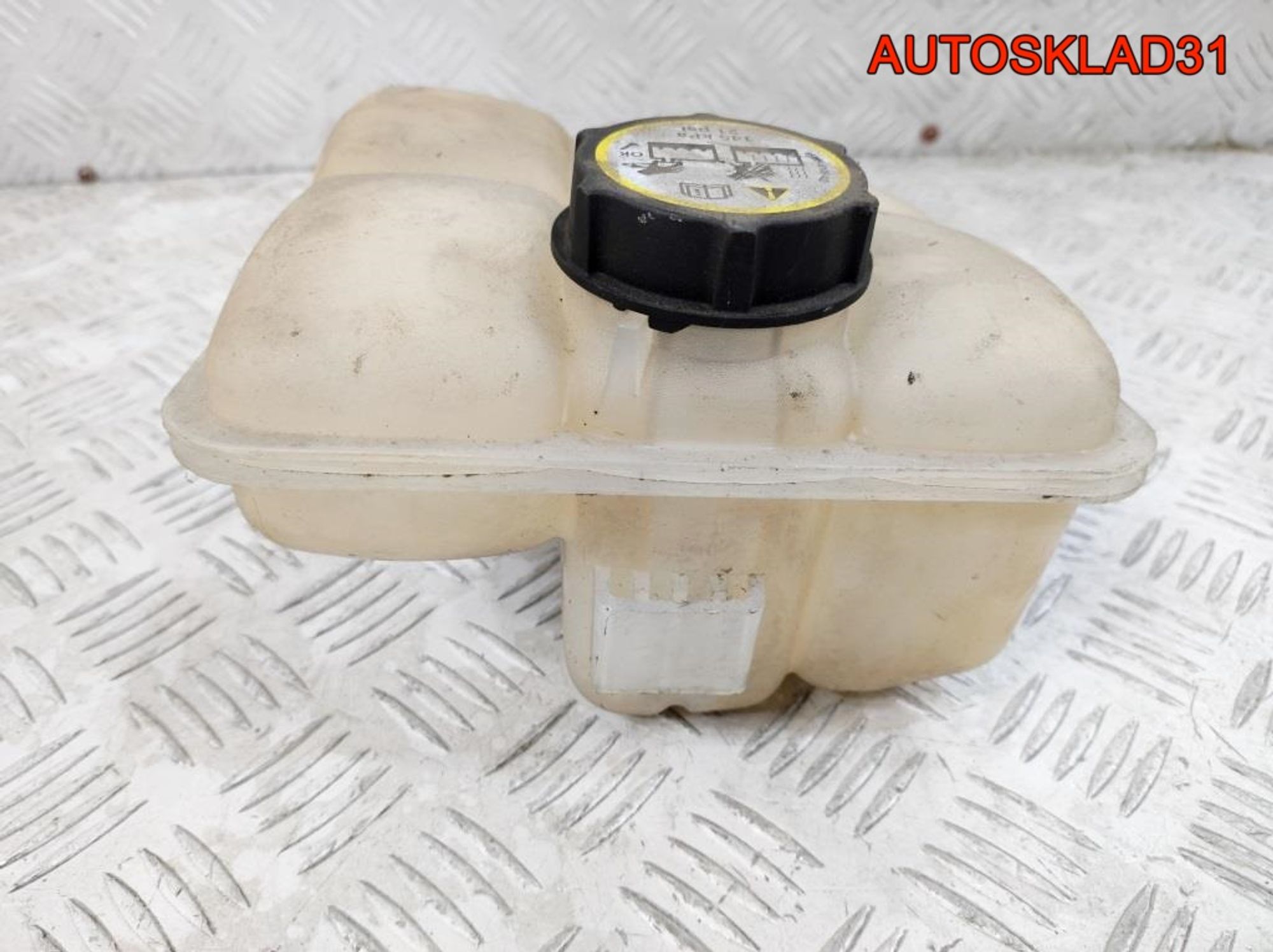 Бачок расширительный Ford Focus 2 3M5H8K218AH, 2000 рублей, Дубовое