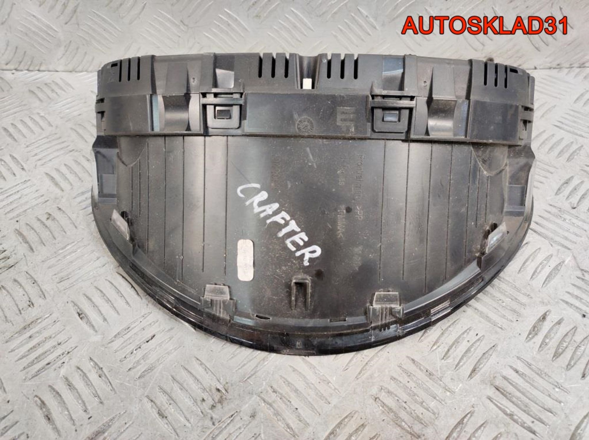 Панель приборов VW Crafter 2E0920846C Дизель, 4500 рублей, Дубовое