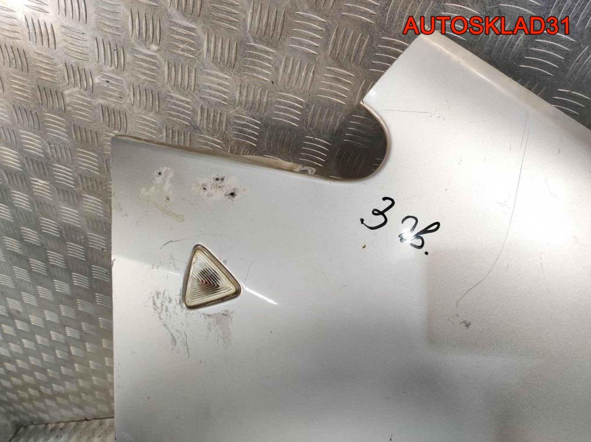 Крыло переднее правое три двери Mitsubishi Colt Z3 MN161904, 4500 рублей, Дубовое