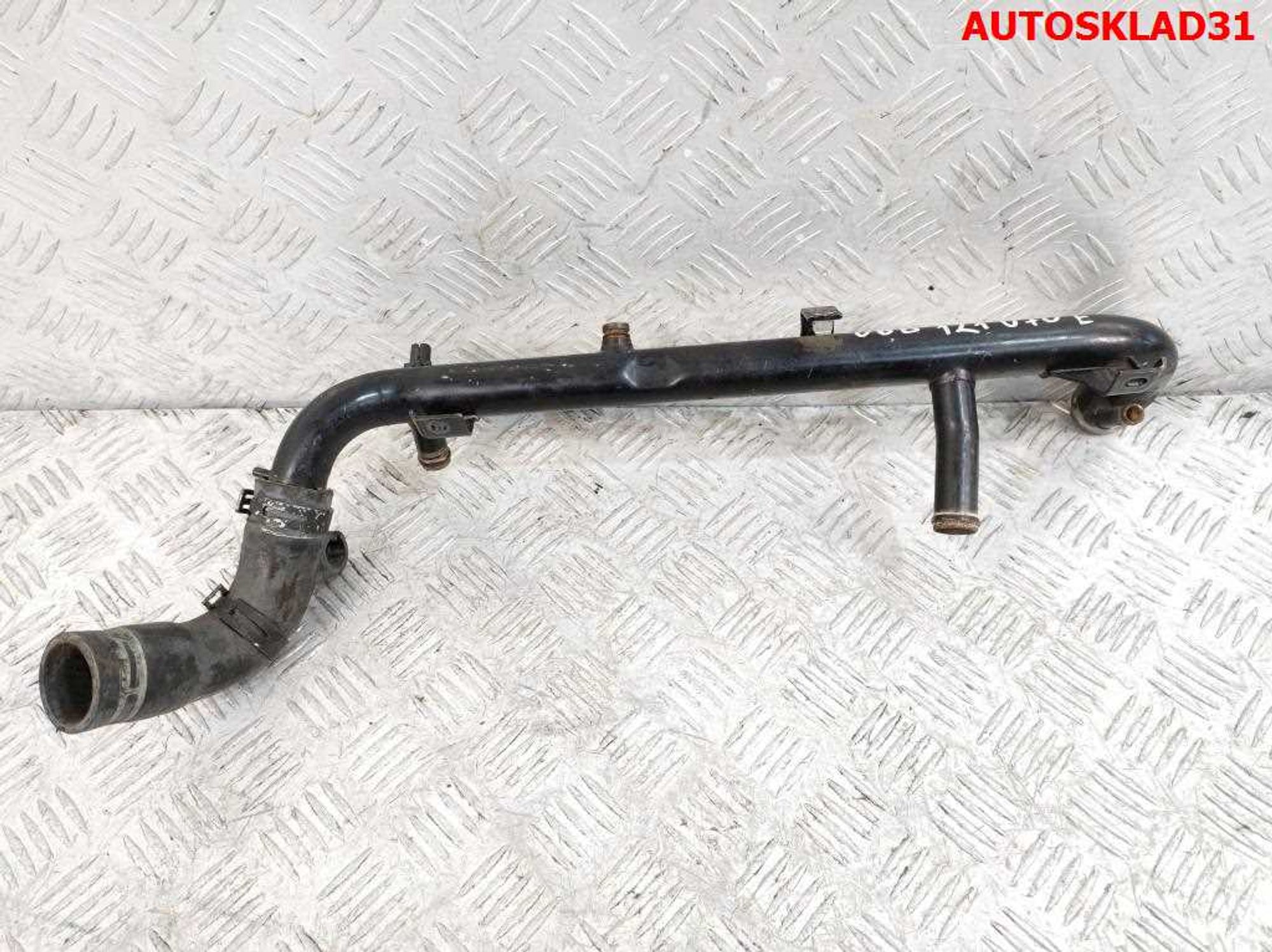 Трубка охлаждающей жидкости Audi A4 B6 1,8 AVJ 06B121070E, 1000 рублей, Дубовое