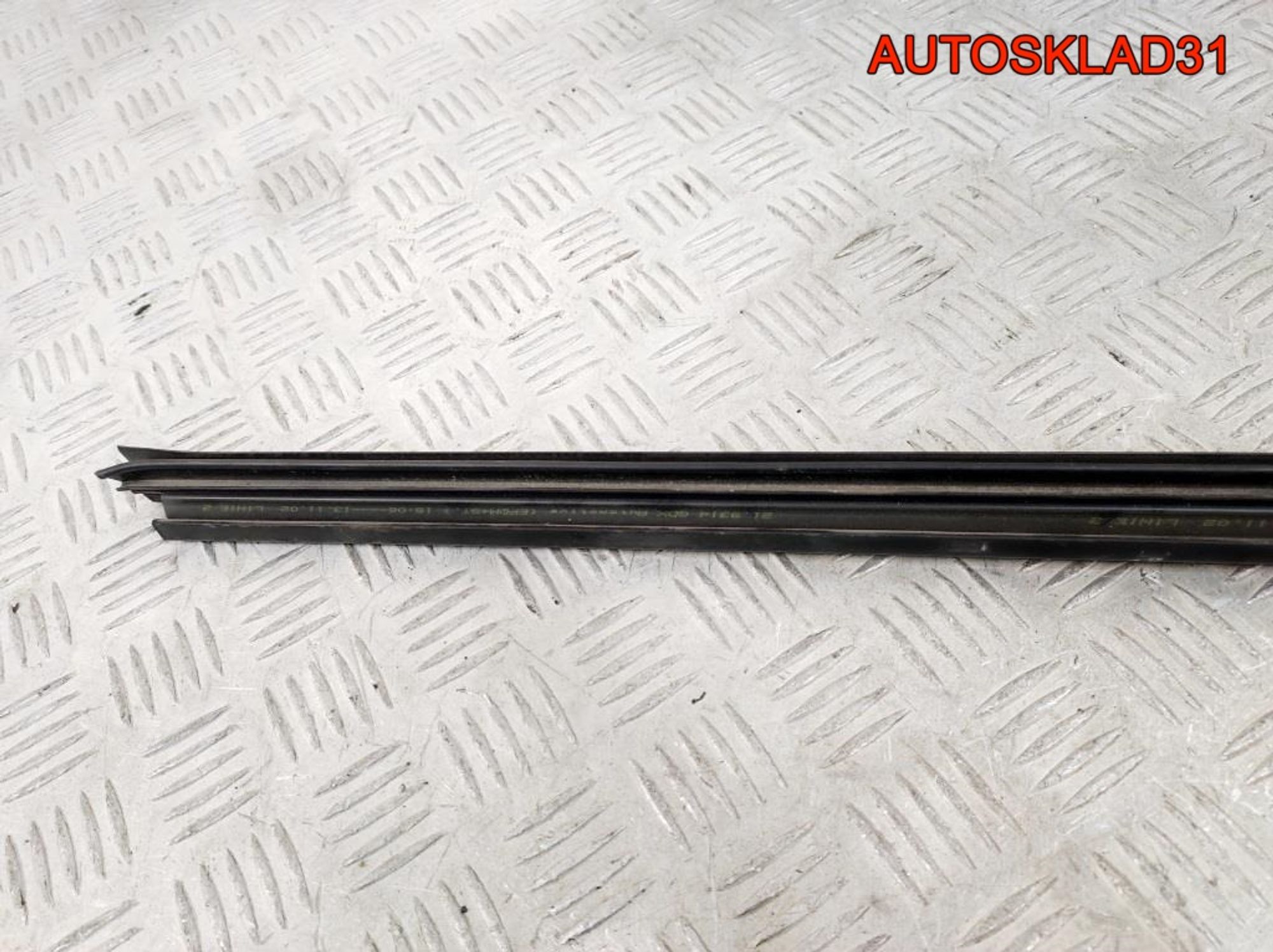 Накладка стекла заднего правого Mercedes W211 A2116900680, 900 рублей, Дубовое