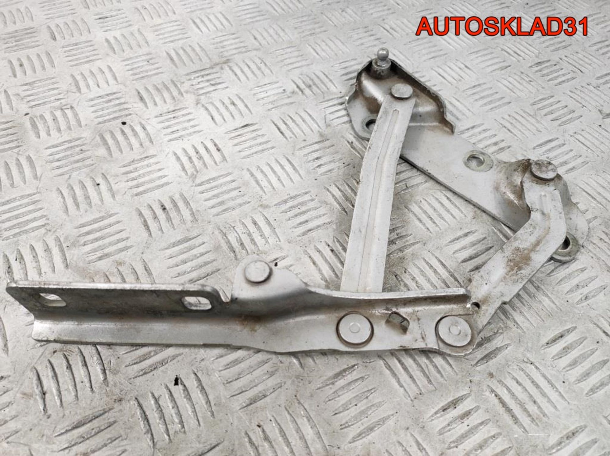 Петля капота левая Opel Vectra B 90508955, 900 рублей, Дубовое