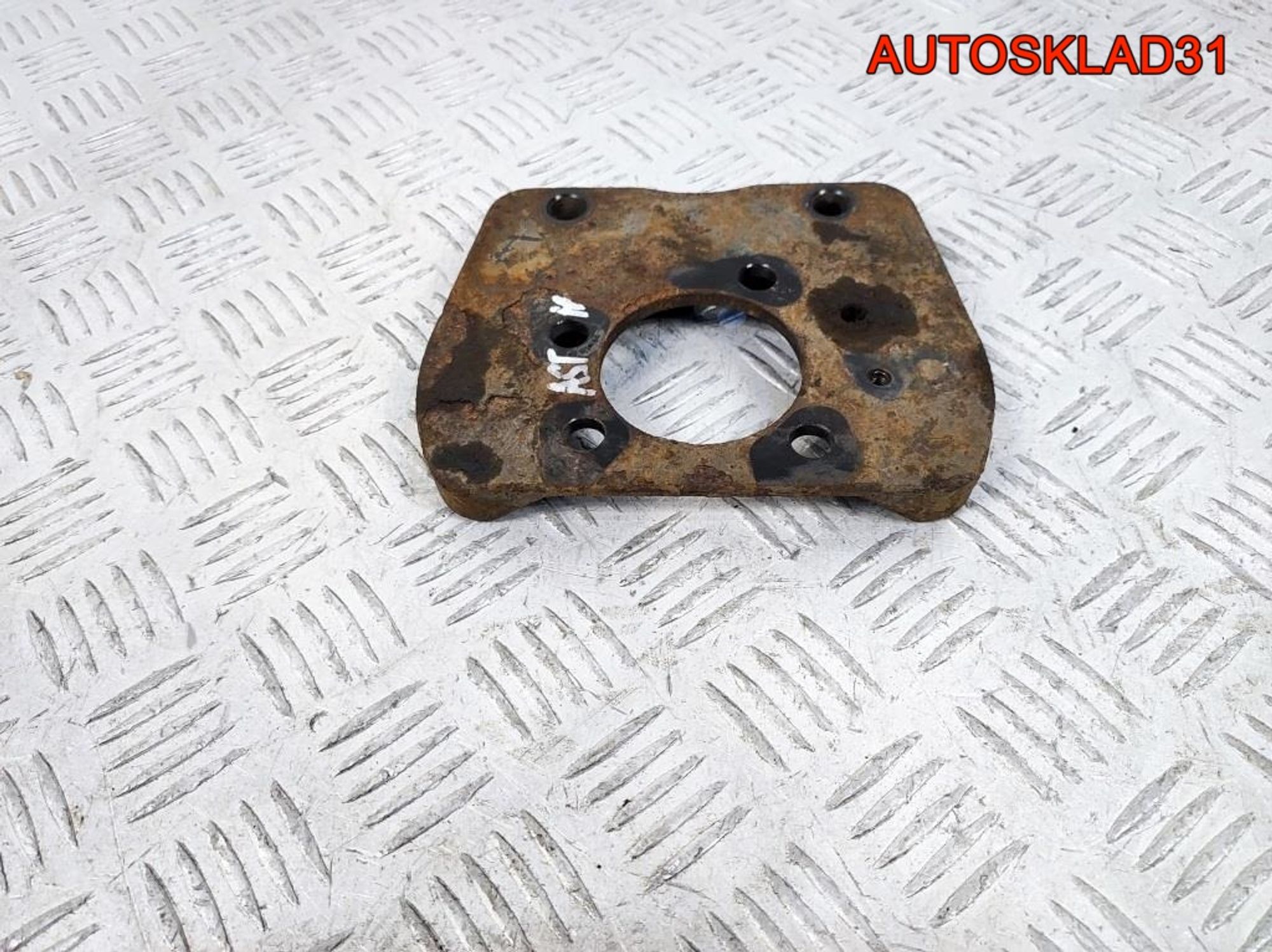 Щит опорный задний левый Opel Astra H 13173018, 500 рублей, Дубовое