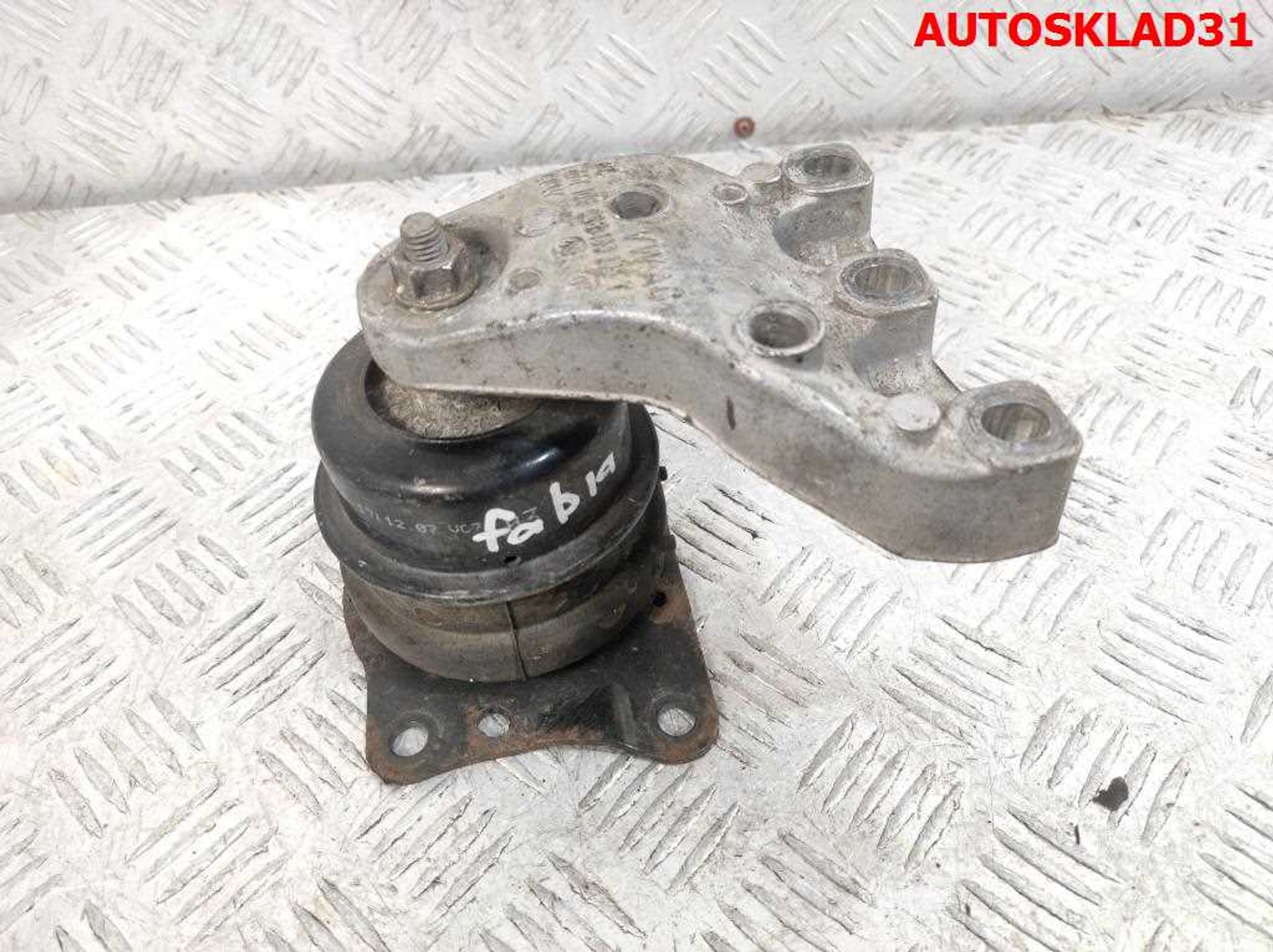 Опора двигателя правая Skoda Fabia 2 1,4 BXW Бензин 6Q0199262AS, 1200 рублей, Дубовое