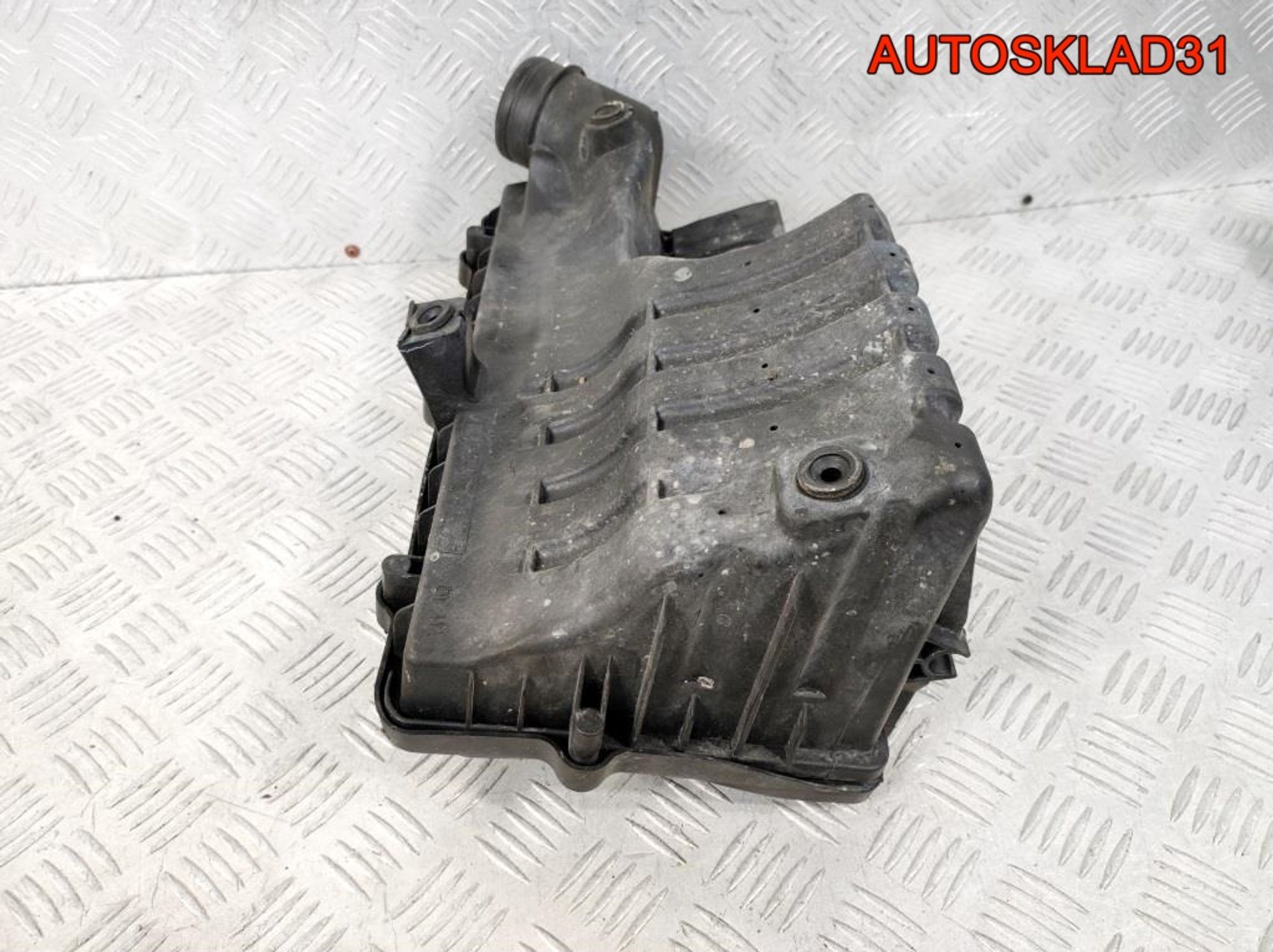 Корпус воздушного фильтра VW Polo BUD 036129611CD, 1400 рублей, Дубовое