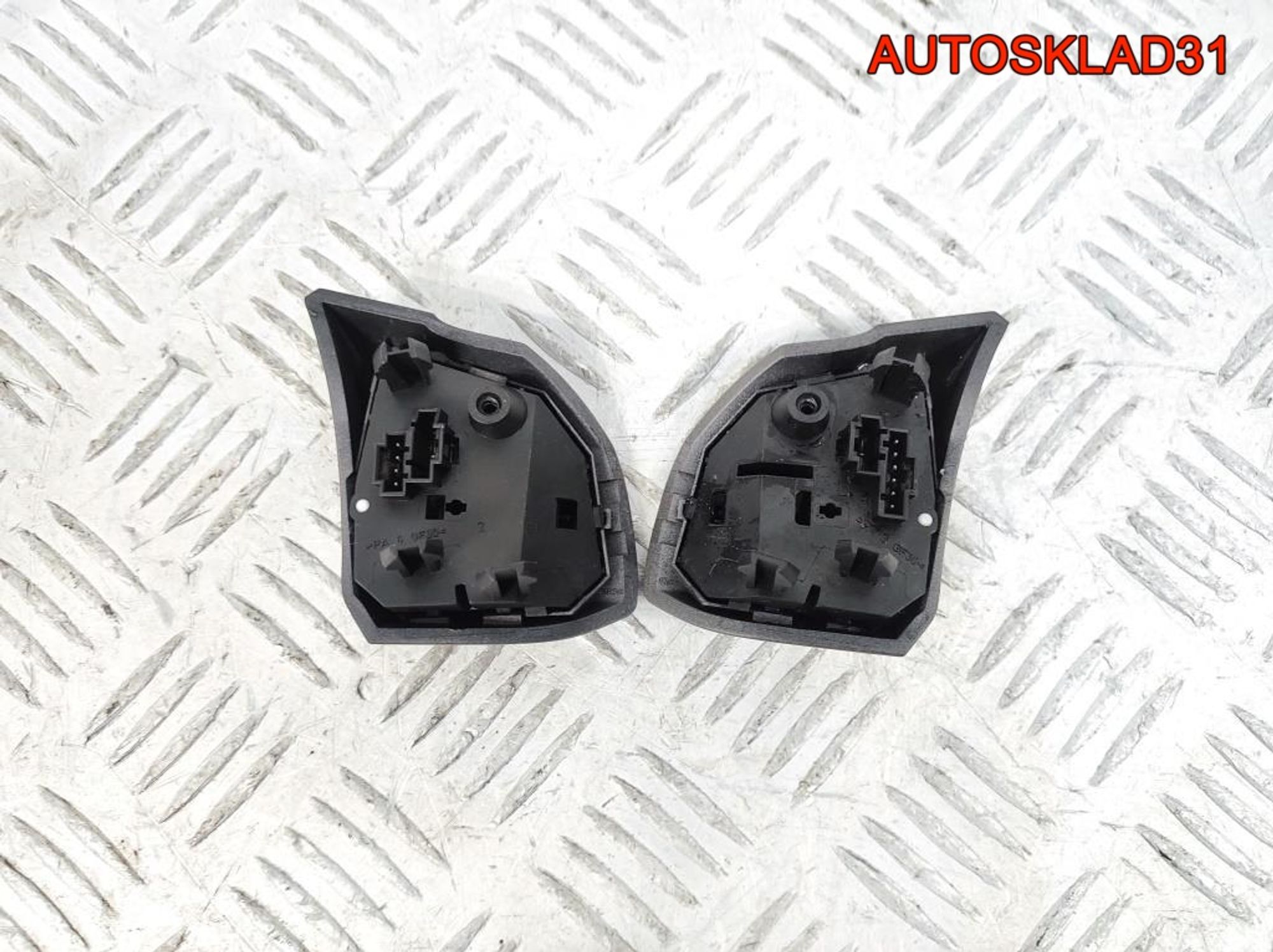 Кнопка в мультируль Opel Astra H 13126750, 1300 рублей, Дубовое