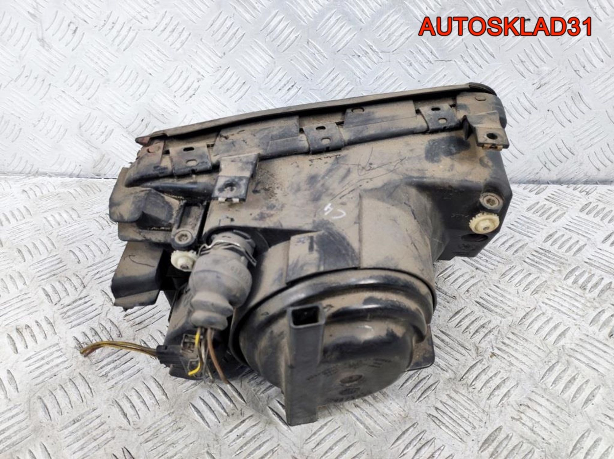 Фара левая Audi 100 C4 4A0941029A, 4900 рублей, Дубовое