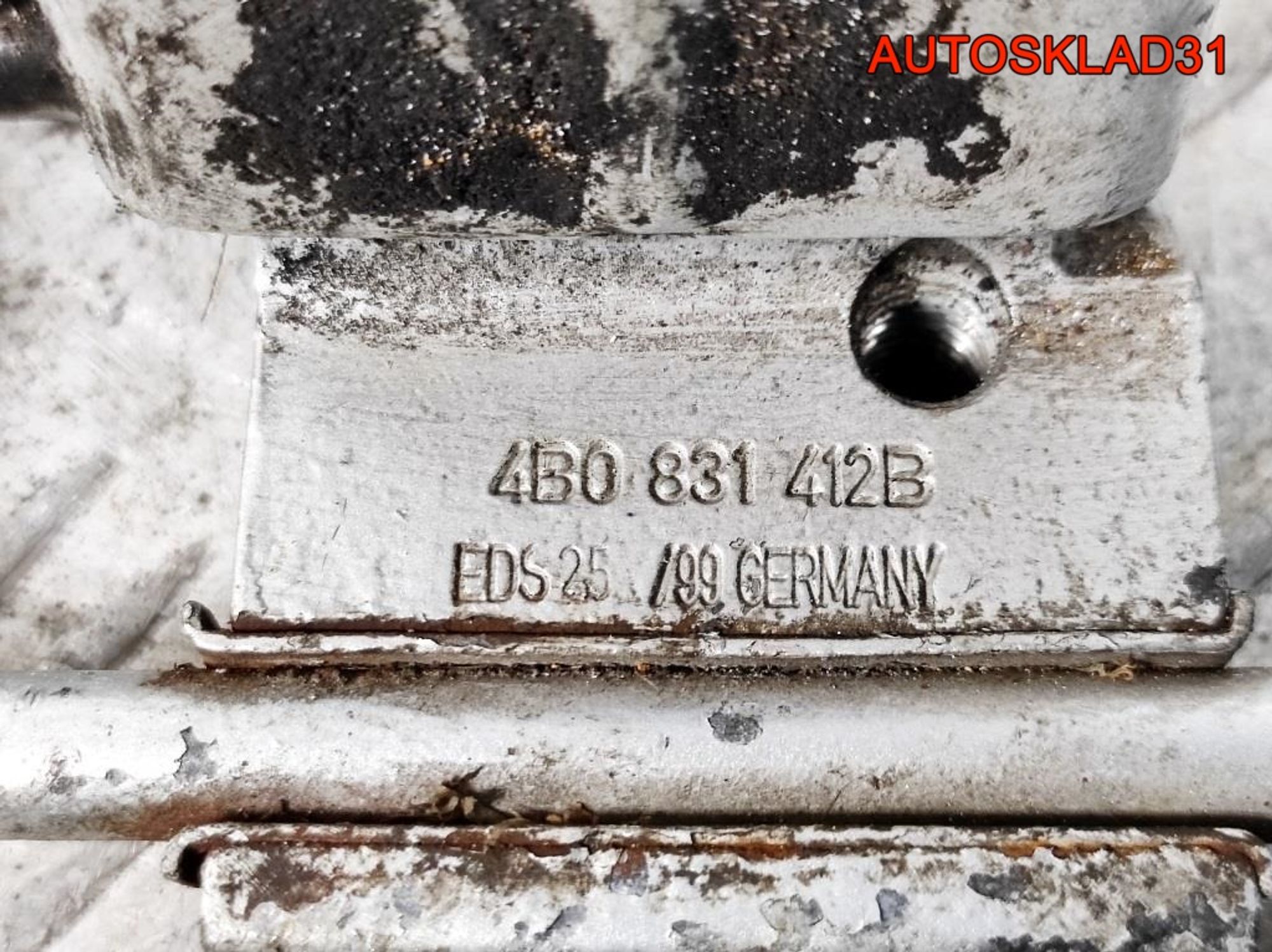 Петля двери передняя правая нижняя Audi A6 C5, 900 рублей, Дубовое