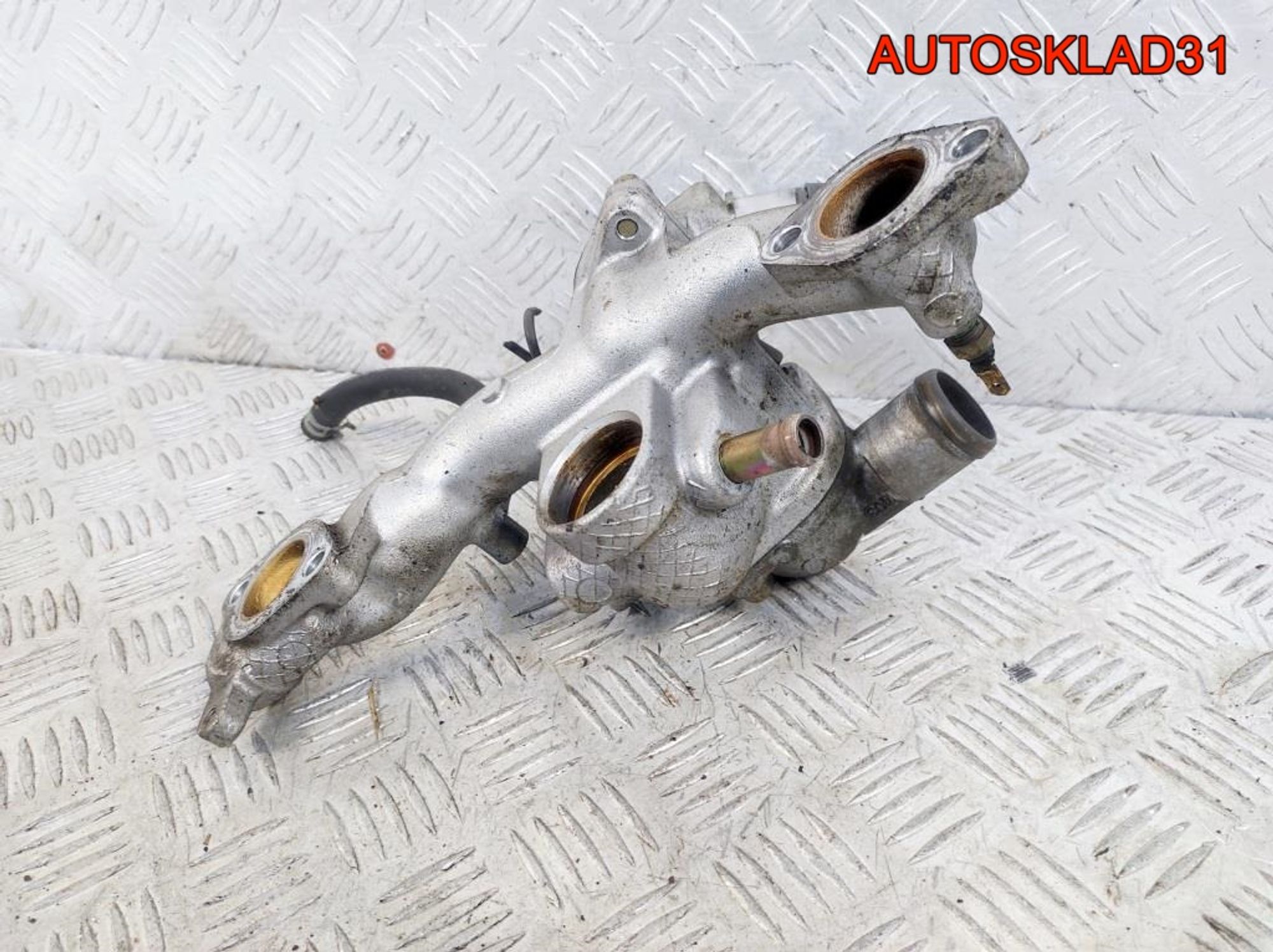 Корпус термостата Mitsubishi Galant EA MD339770, 1300 рублей, Дубовое