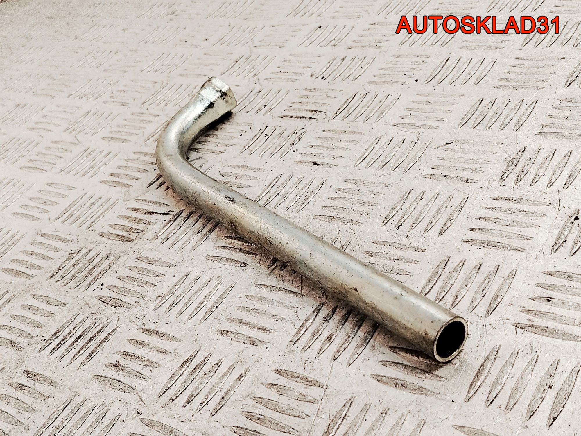 Ключ баллонный Audi A6 C5 4D0012219A, 700 рублей, Дубовое