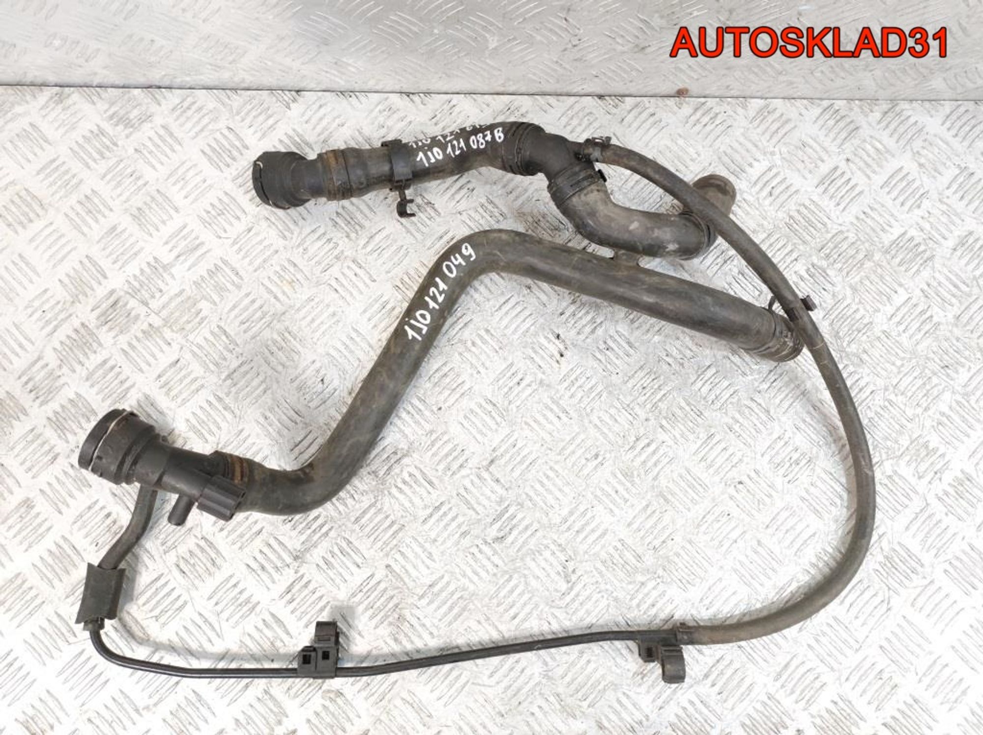 Патрубок радиатора VW Golf 4 1,4 Бензин 1J0121049, 2000 рублей, Дубовое