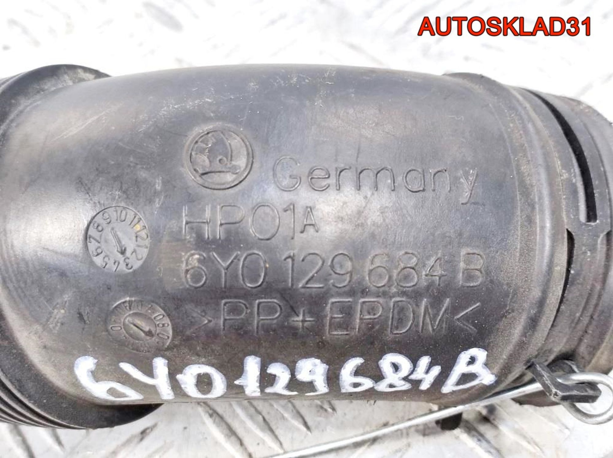 Патрубок воздушного фильтра Skoda Fabia 6Y0129684B, 500 рублей, Дубовое