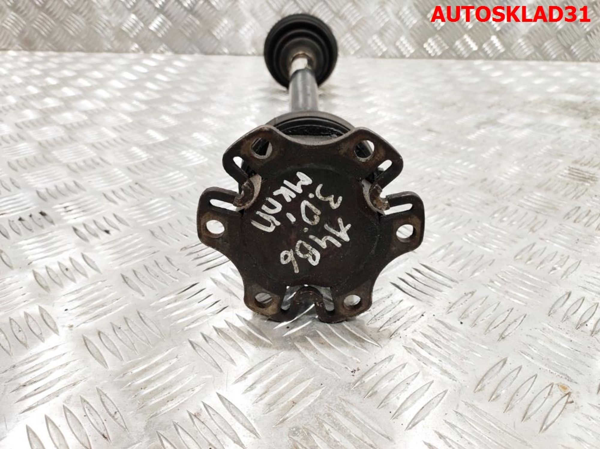Полуось передняя правая Audi A4 B6 8E0407272S 3,0 Бензин МКПП, 5000 рублей, Дубовое