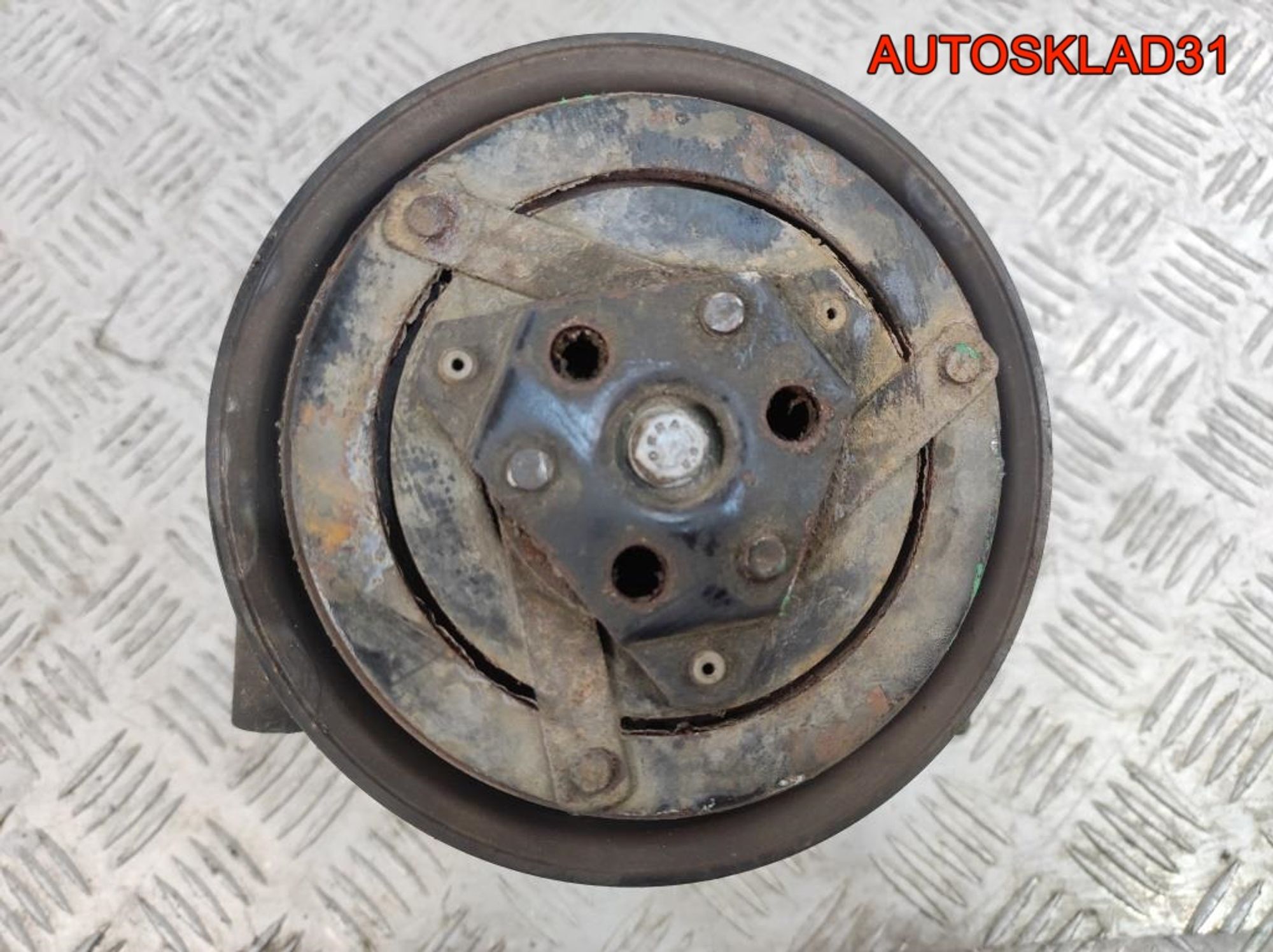 Компрессор кондиционера Nissan Primera P11 926009F500, 5000 рублей, Дубовое