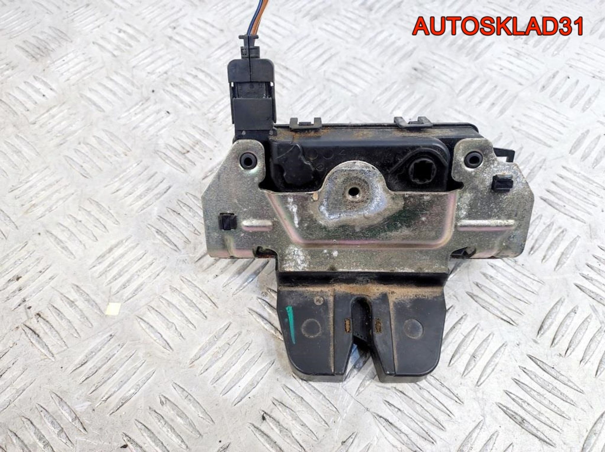 Замок багажника Opel Astra H 13117285 Универсал, 4100 рублей, Дубовое