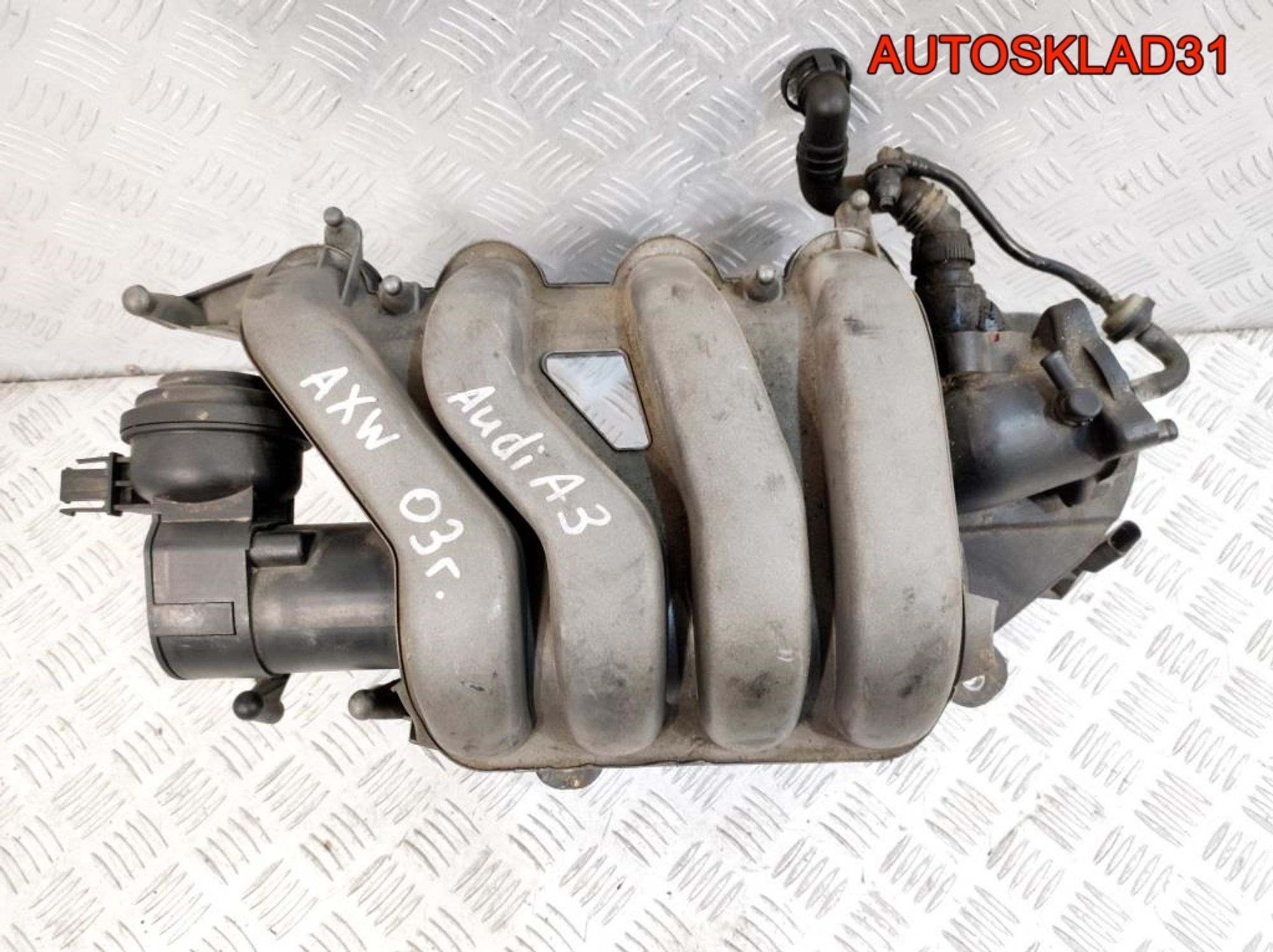 Коллектор впускной Audi A3 8P 2.0 AXW Бензин 06F133210D, 2500 рублей, Дубовое