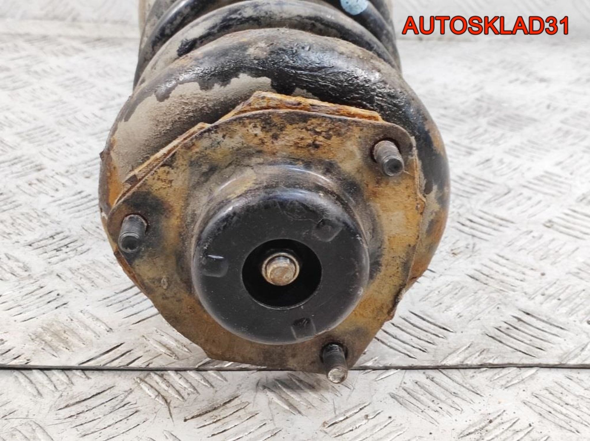 Стойка амортизатора задняя правая Nissan X-Trail T30, 2000 рублей, Дубовое