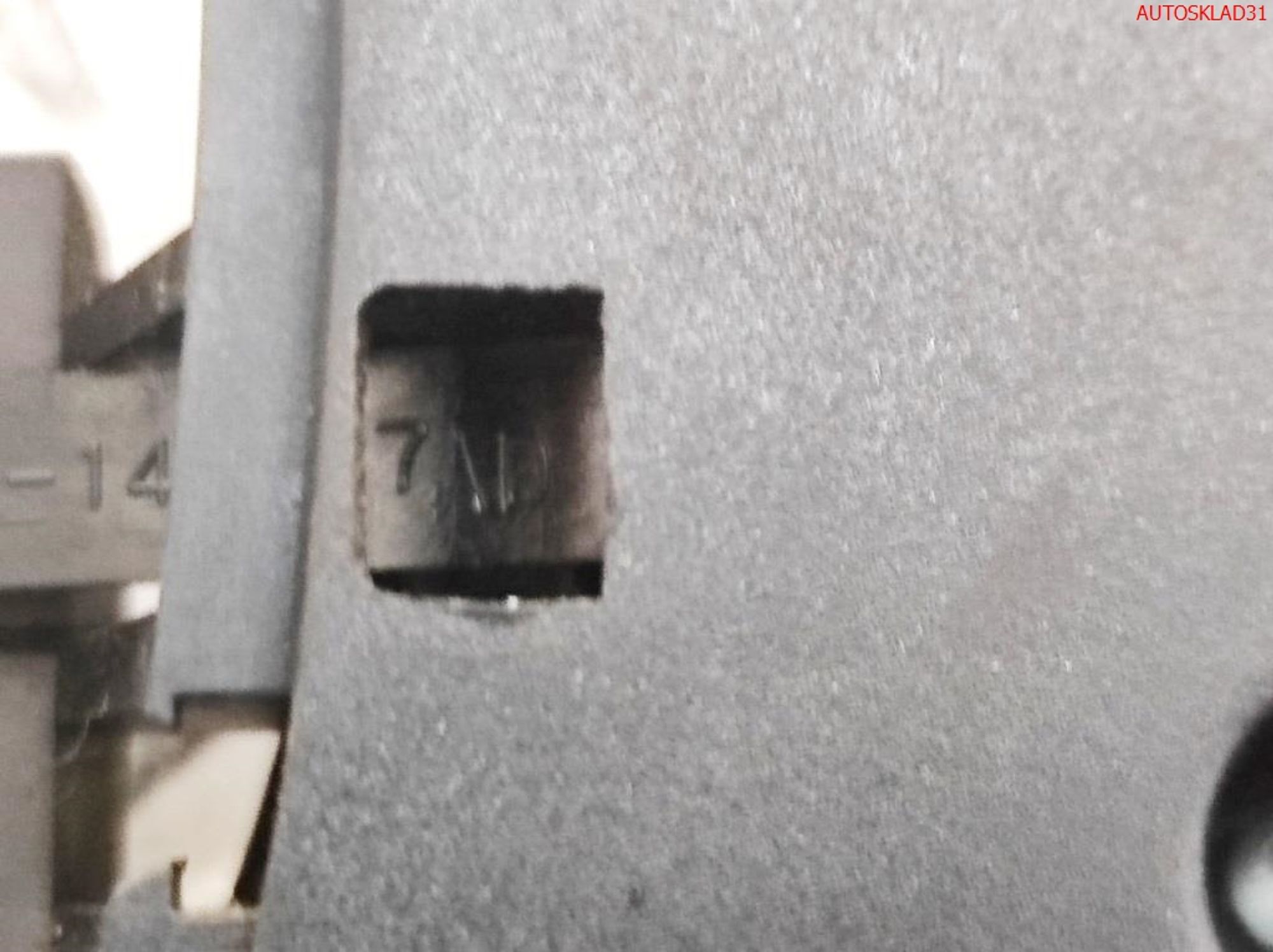 Переключатель подрулевой магнитолы Ford Focus 2 3M5T14K147AD, 1500 рублей, Дубовое