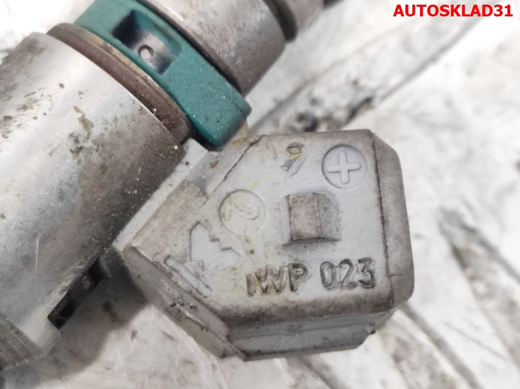 Форсунка топливная Skoda Octavia A4 1,6 AEE 032031A Цена за ОДНУ форсунку, 1000 рублей, Дубовое