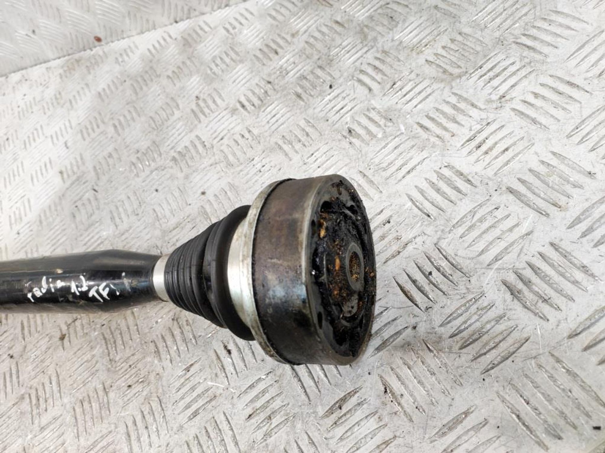 Полуось передняя правая Skoda Fabia 3 1.2 CBZJ 6R0407762K, 3200 рублей, Дубовое