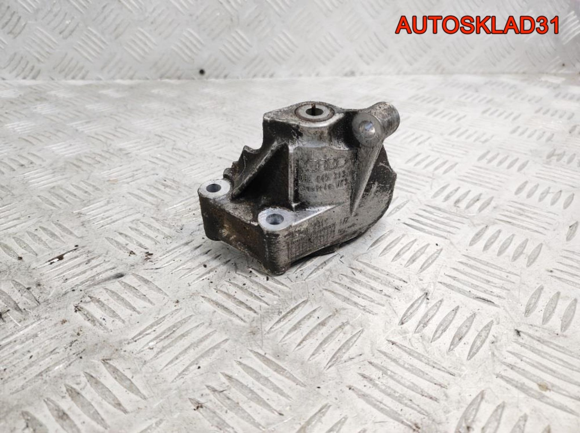 Кронштейн ГУР Audi A6 C6 06E145393, 500 рублей, Дубовое