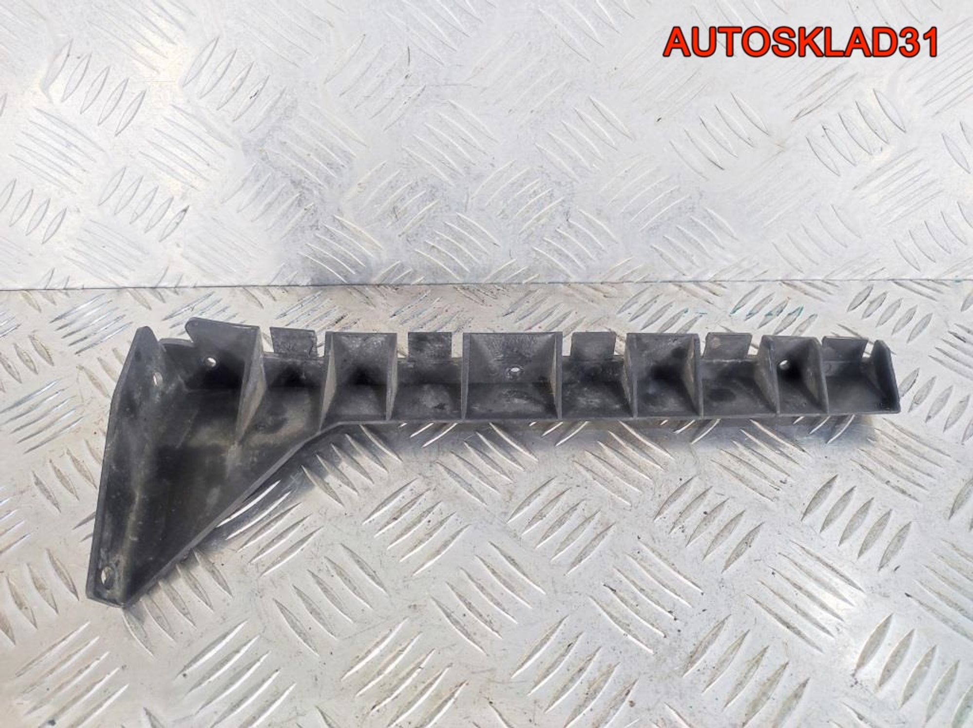 Направляющая заднего бампера левая Audi A8 D3, 500 рублей, Дубовое