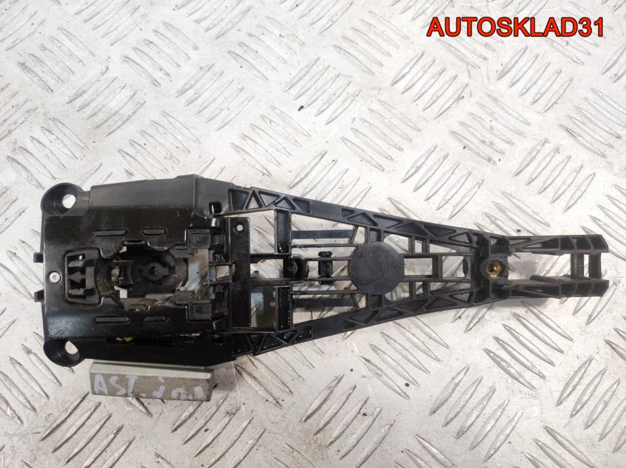 Кронштейн ручки двери левой Opel Astra J 138175, 1700 рублей, Дубовое