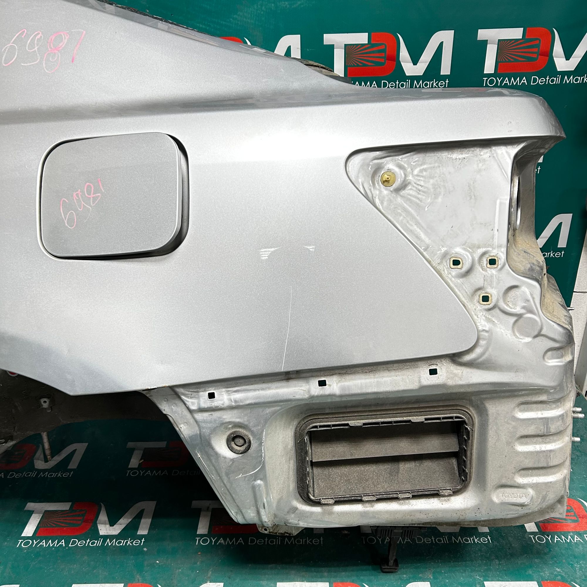 https://ycs.partsauto.market/partsauto-images/thmbs/userImages/f760f11a3c45fd9951772907372c71da/part/f82d0265-8fb9-4676-949a-ded0ea6313f5_1769273356438.jpg