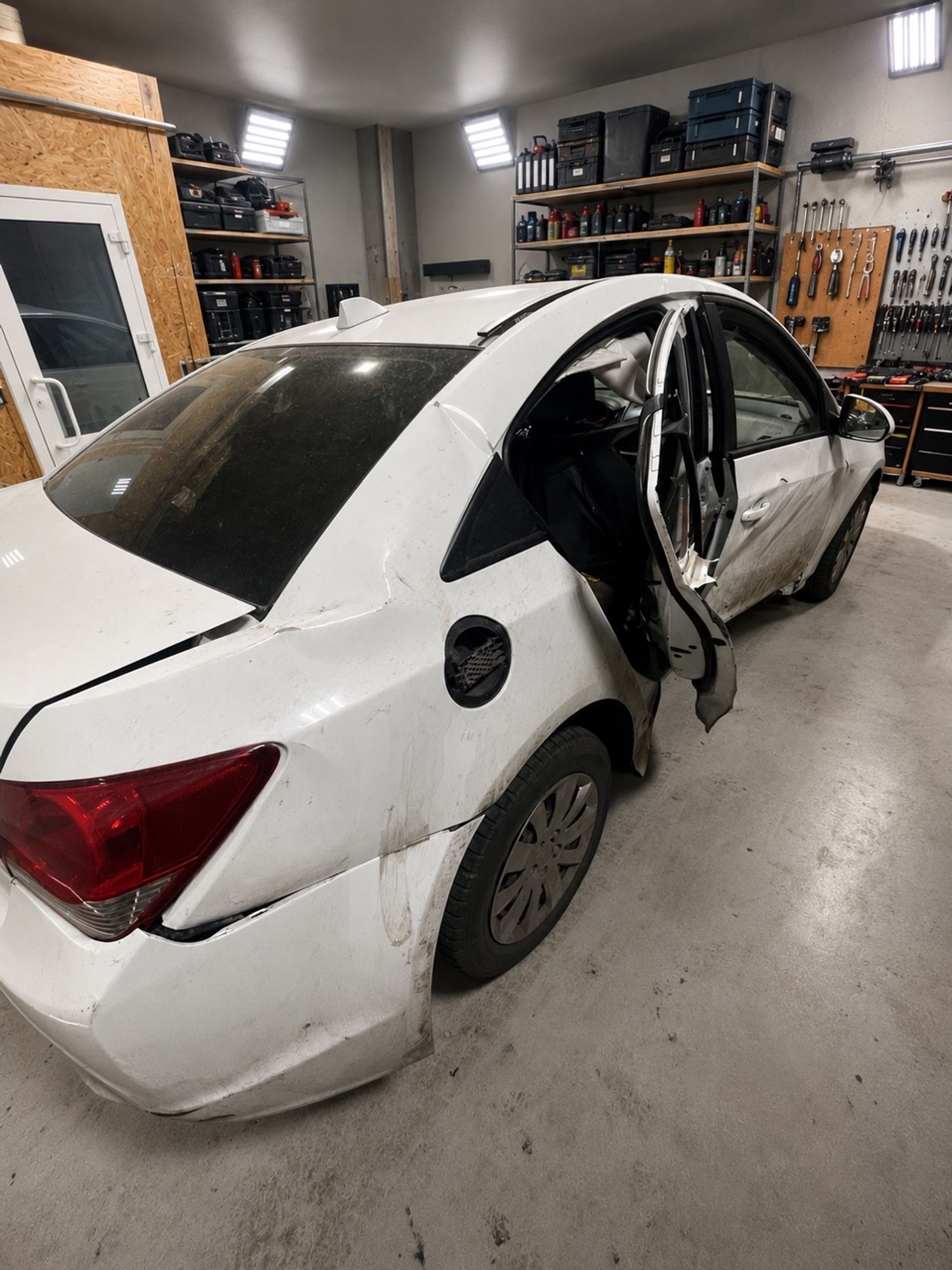 https://ycs.partsauto.market/partsauto-images/thmbs/userImages/f92b14355489e3b224da6399a17e0798/car/51391c7c-e5ba-42da-a723-eb21b114891f_1788427314256.jpg