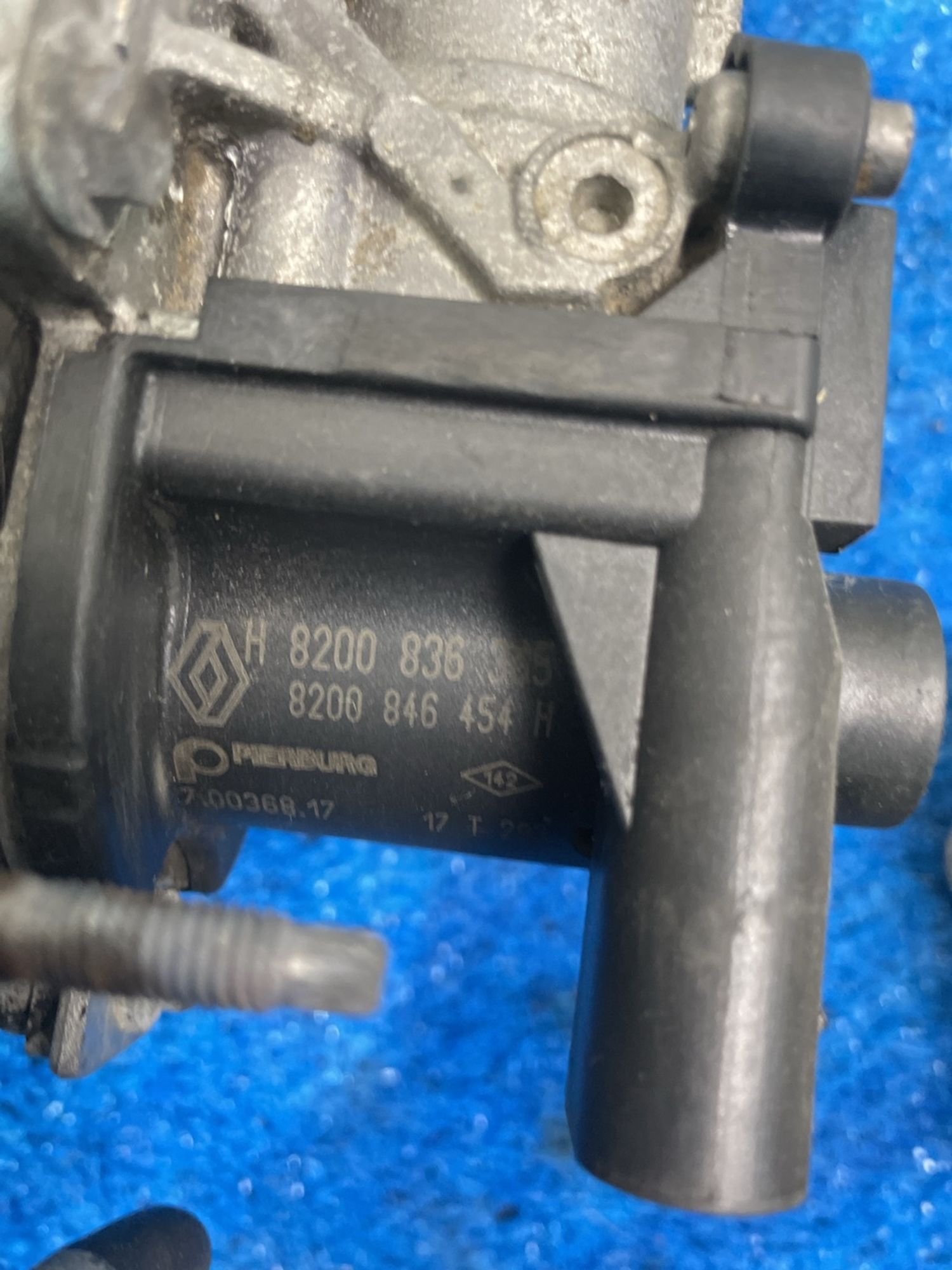 https://ycs.partsauto.market/partsauto-images/thmbs/userImages/f92b14355489e3b224da6399a17e0798/part/0a55b93e-e8ca-455e-a093-36e2d6ffa6b7_1778496264340.jpg