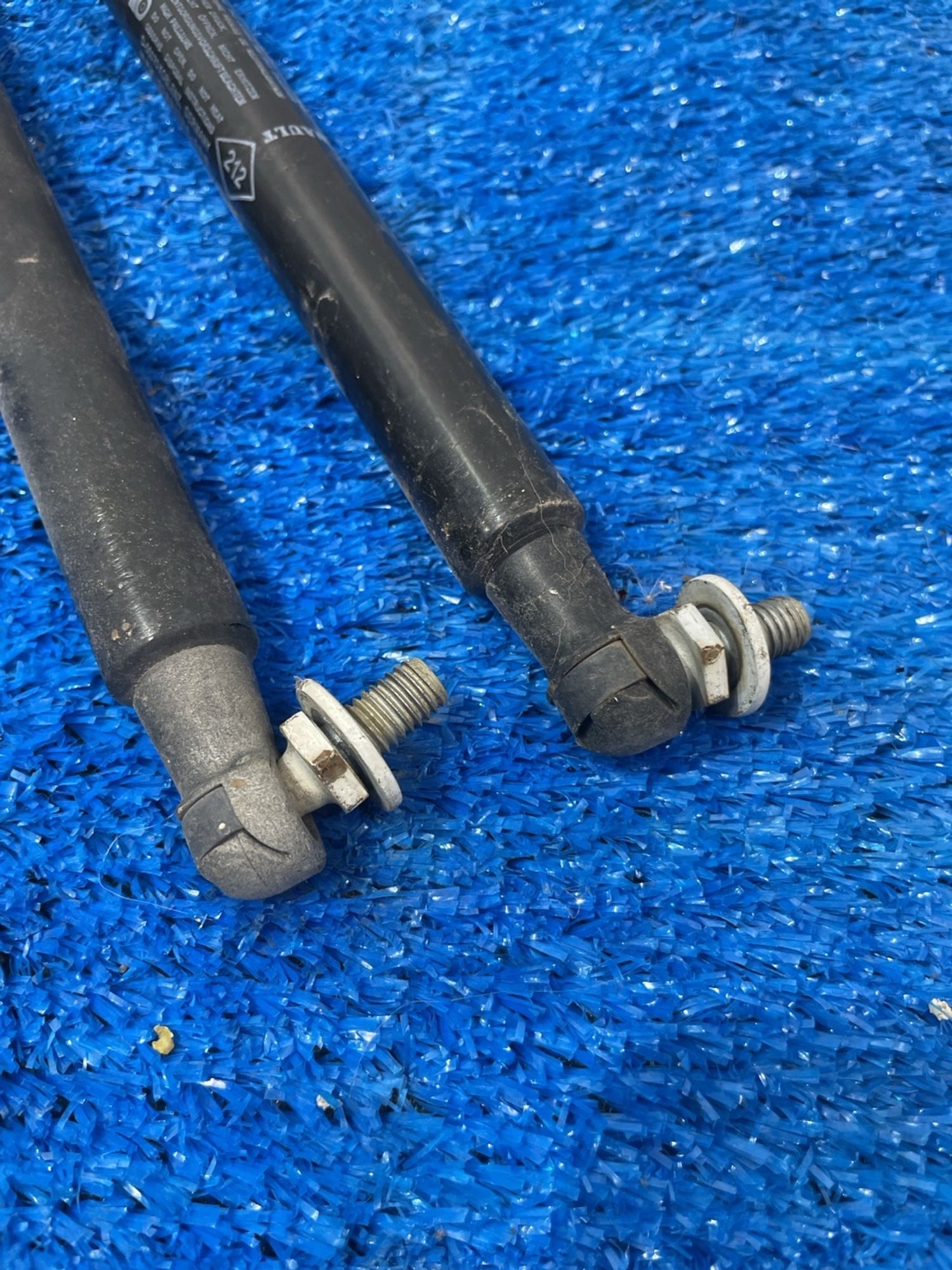 https://ycs.partsauto.market/partsauto-images/thmbs/userImages/f92b14355489e3b224da6399a17e0798/part/0b8c46e2-e769-4f61-9116-cf21cd227ec9_1774426484076.jpg