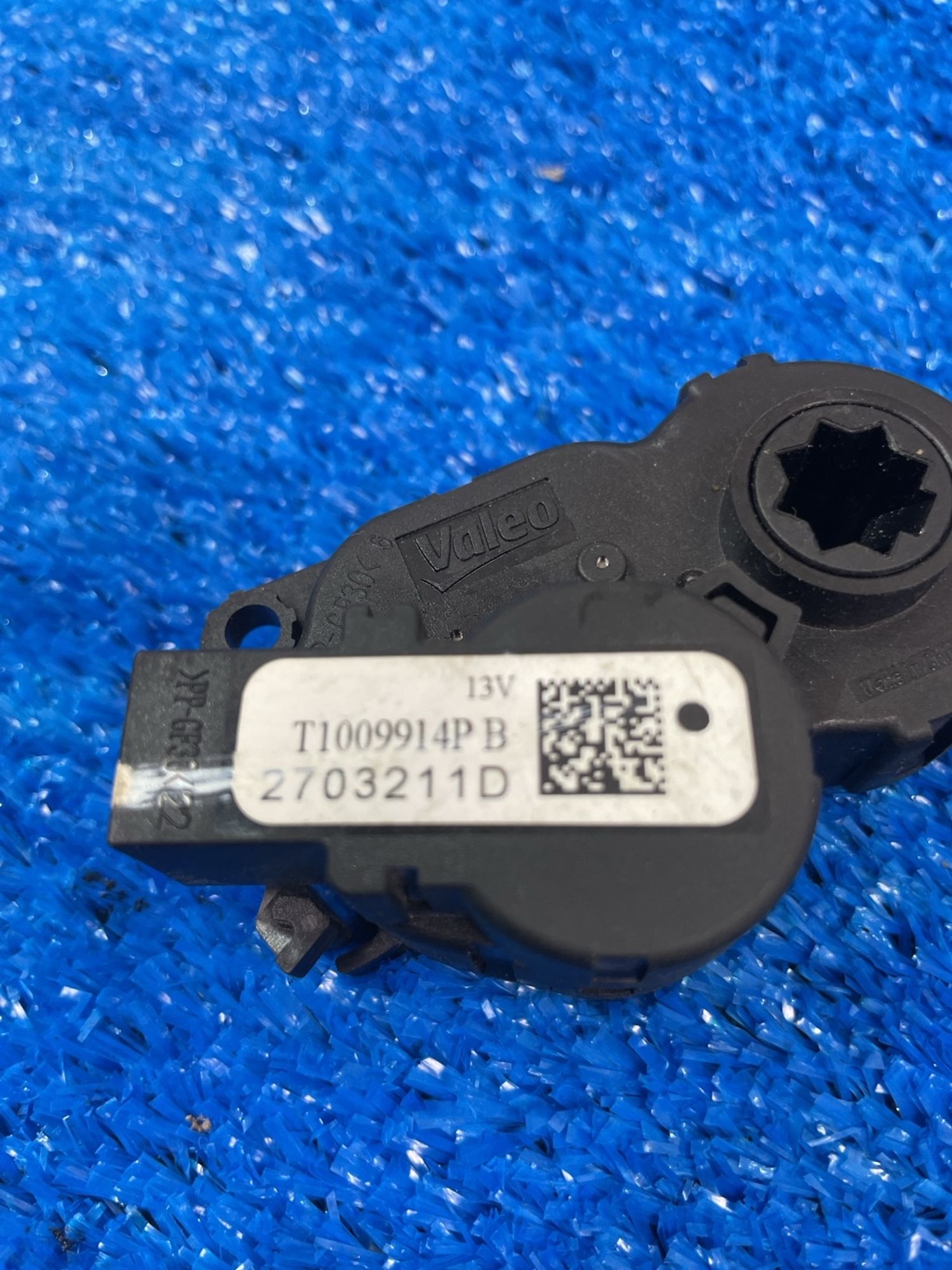 https://ycs.partsauto.market/partsauto-images/thmbs/userImages/f92b14355489e3b224da6399a17e0798/part/0f4f6cc9-99d8-45b0-afd3-f33a2505f4af_1772965591814.jpg