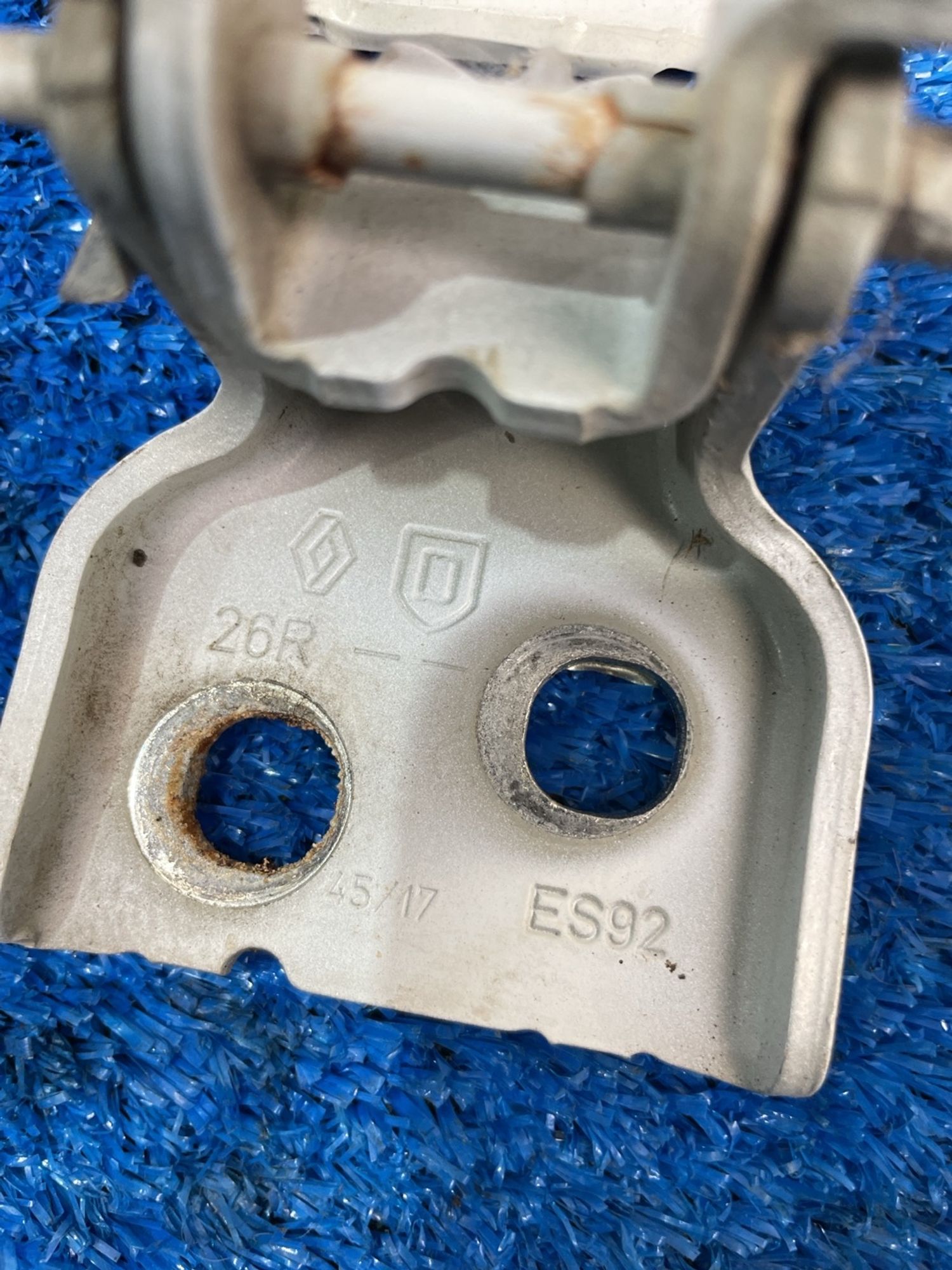 https://ycs.partsauto.market/partsauto-images/thmbs/userImages/f92b14355489e3b224da6399a17e0798/part/1022bc69-7b1c-46a3-bc1e-07a4d8c9ee35_1775458992749.jpg