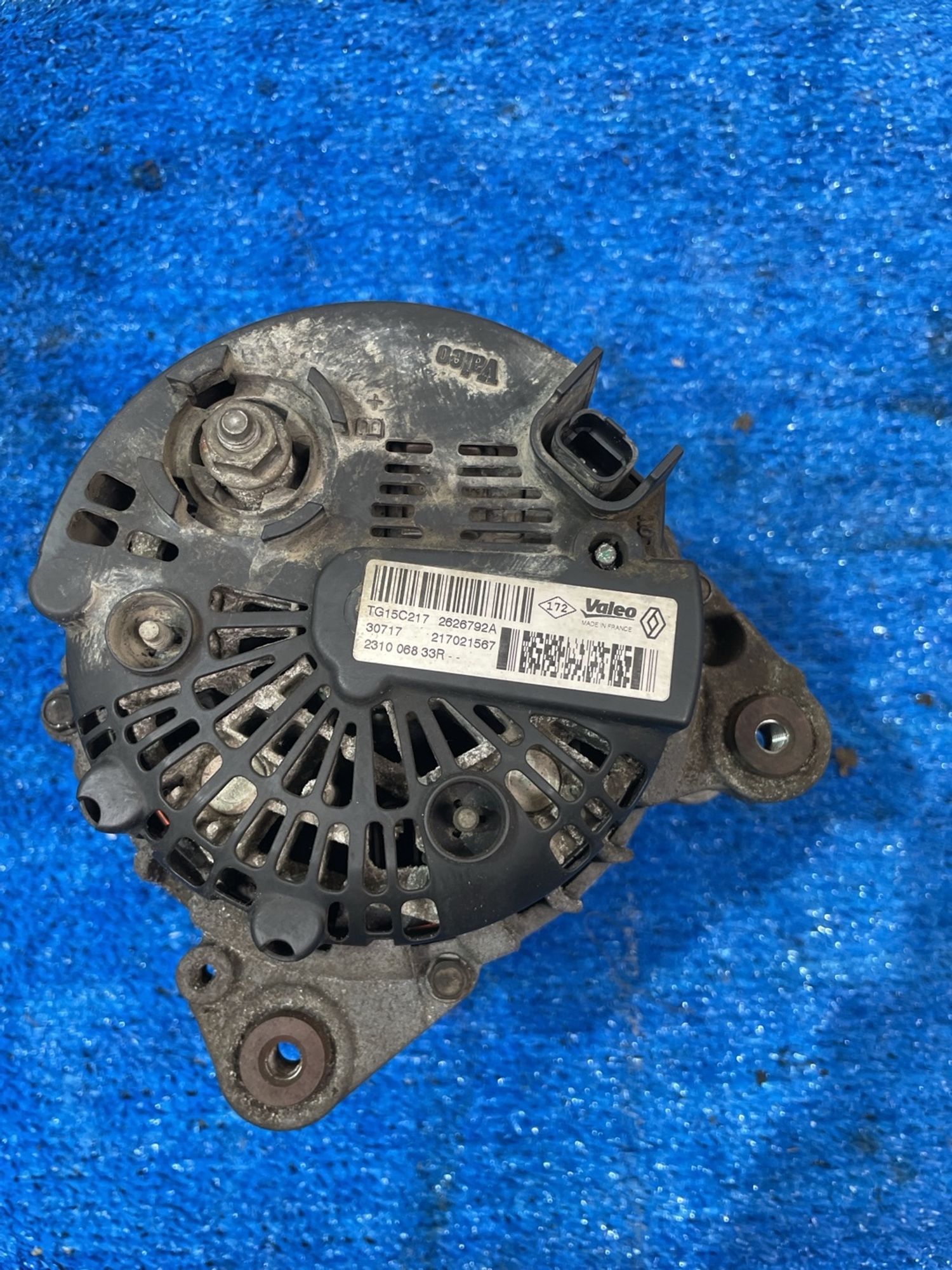 https://ycs.partsauto.market/partsauto-images/thmbs/userImages/f92b14355489e3b224da6399a17e0798/part/15161104-1d7c-4e27-8954-6a7d8224902f_1774866777334.jpg