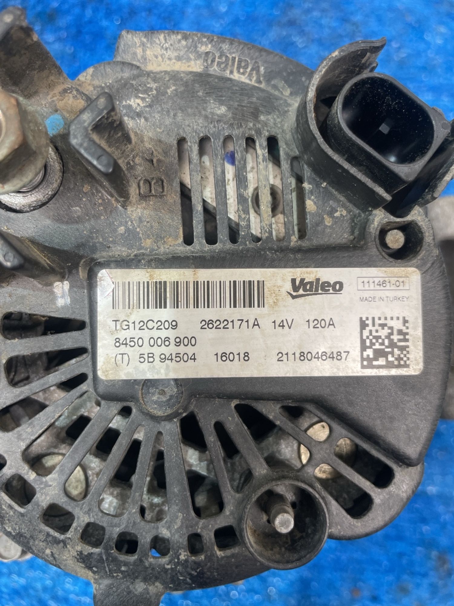 https://ycs.partsauto.market/partsauto-images/thmbs/userImages/f92b14355489e3b224da6399a17e0798/part/25fb9ff0-c445-44ac-888e-4da7211d9f73_1778498592122.jpg