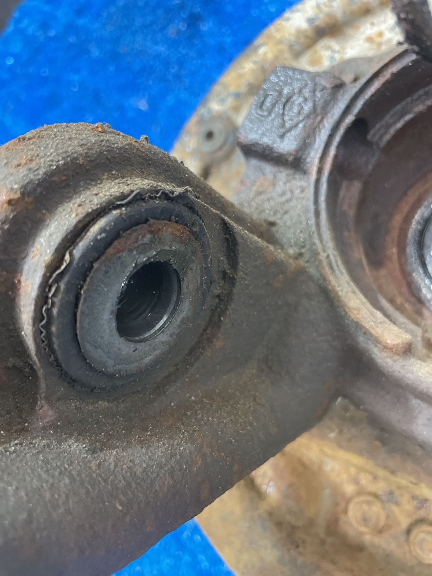 https://ycs.partsauto.market/partsauto-images/thmbs/userImages/f92b14355489e3b224da6399a17e0798/part/304d4760-8edc-4610-a385-ed29ff4c329c_1775035691920.jpg
