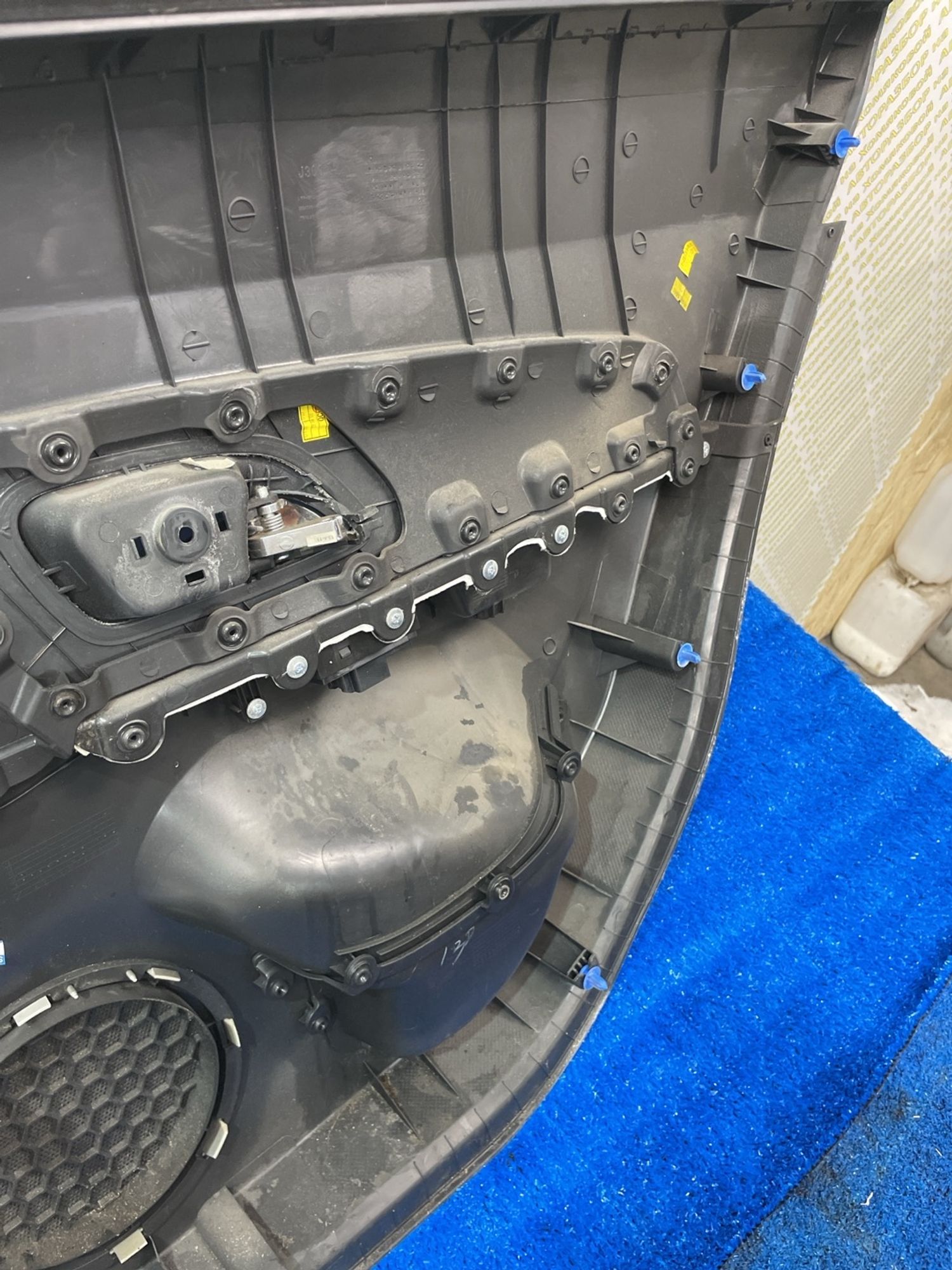 https://ycs.partsauto.market/partsauto-images/thmbs/userImages/f92b14355489e3b224da6399a17e0798/part/45bb280b-a928-4f3c-9abf-893f25886769_1788506337554.jpg