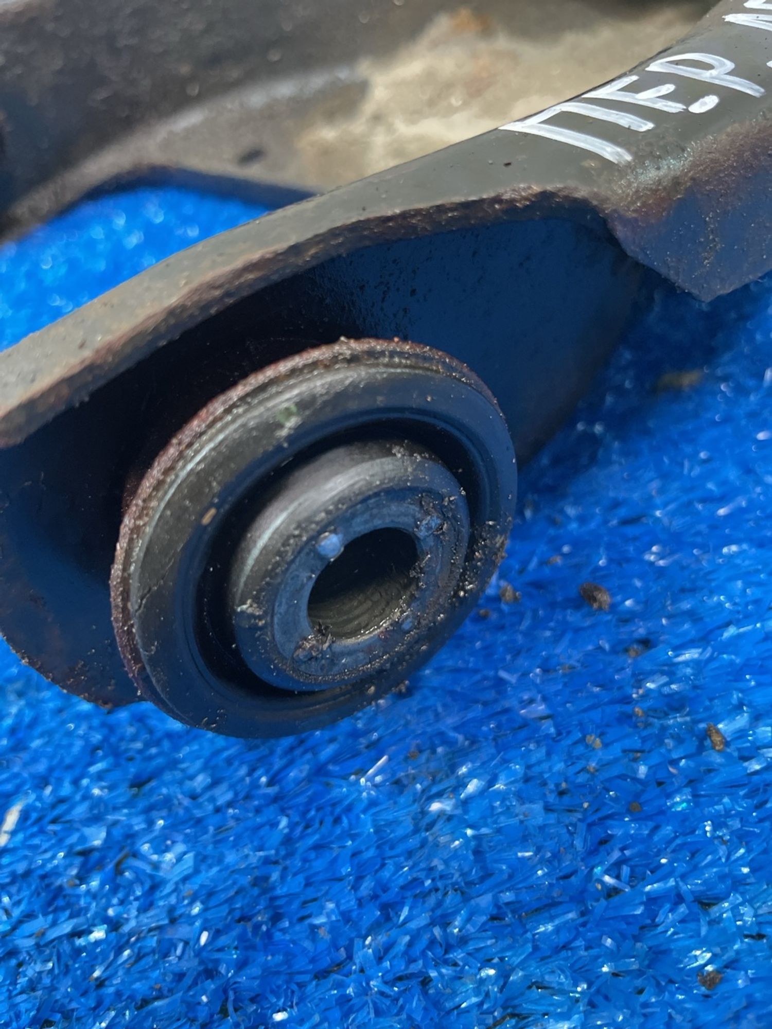 https://ycs.partsauto.market/partsauto-images/thmbs/userImages/f92b14355489e3b224da6399a17e0798/part/4adbb236-88d0-4675-8f64-fdd33f95f350_1774863123686.jpg