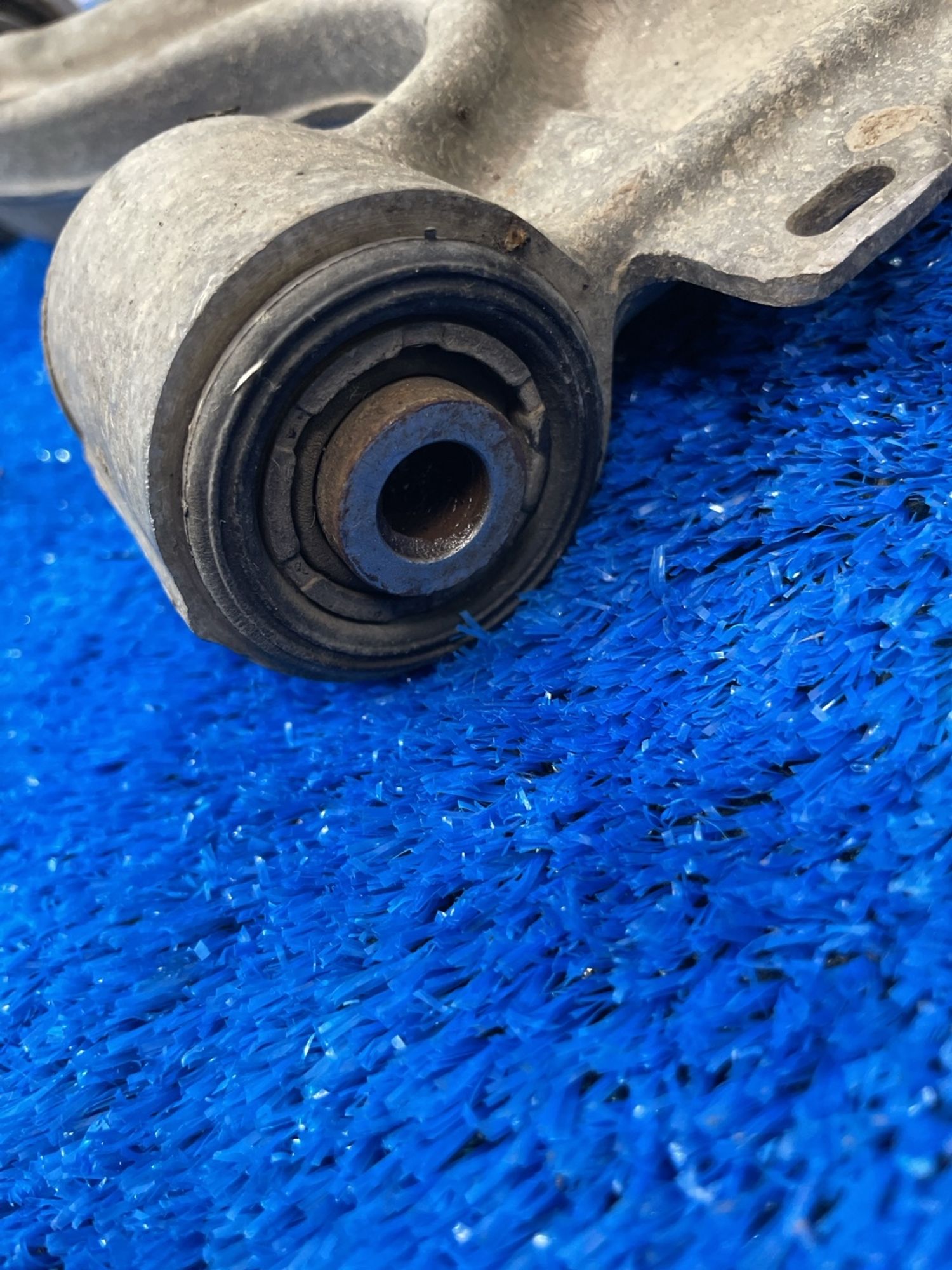https://ycs.partsauto.market/partsauto-images/thmbs/userImages/f92b14355489e3b224da6399a17e0798/part/517ea601-7b29-4291-b42a-4e2e62534e2e_1789312259216.jpg