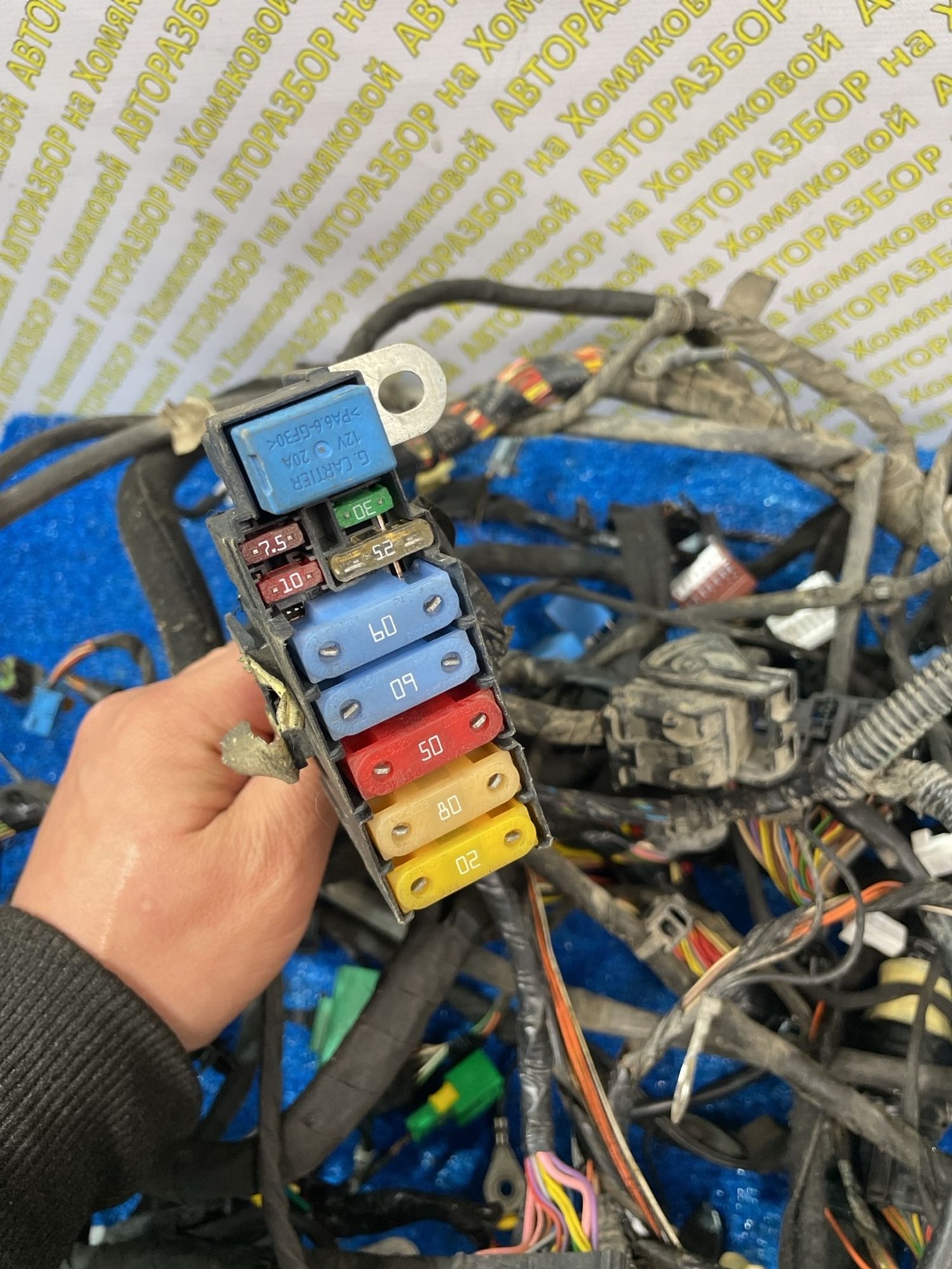 https://ycs.partsauto.market/partsauto-images/thmbs/userImages/f92b14355489e3b224da6399a17e0798/part/5a4acdf6-7449-4cb2-8ab1-8cbaa28cd71f_1775476378656.jpg