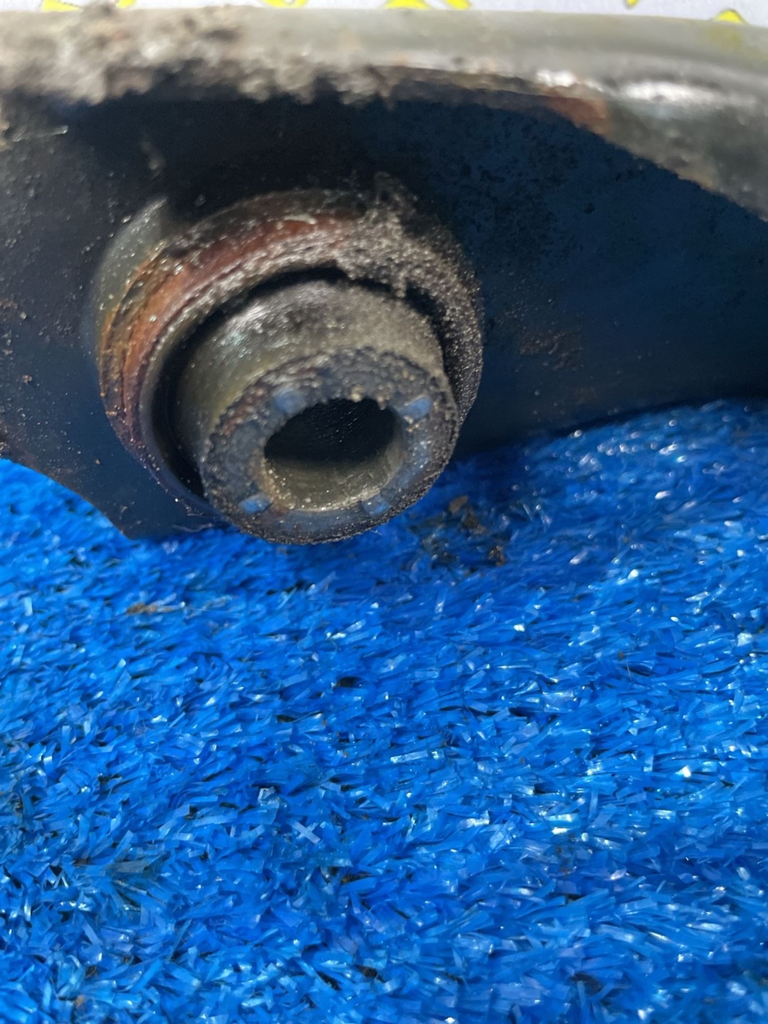 https://ycs.partsauto.market/partsauto-images/thmbs/userImages/f92b14355489e3b224da6399a17e0798/part/65cd9da5-40fd-452c-be9f-bcc41040e0a6_1774863127623.jpg