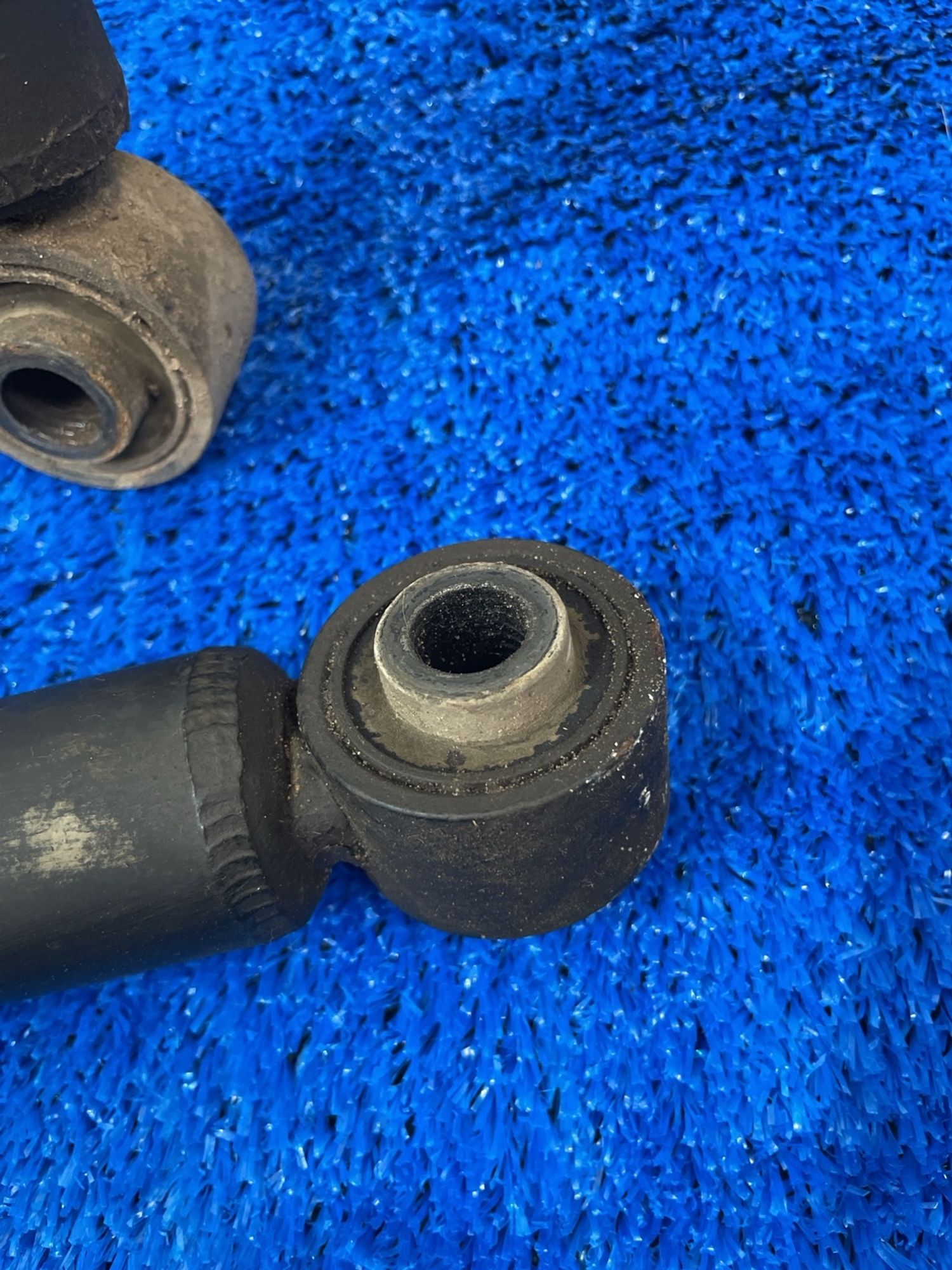 https://ycs.partsauto.market/partsauto-images/thmbs/userImages/f92b14355489e3b224da6399a17e0798/part/6630f4dd-9f44-4a7f-b3bd-67b827e033df_1789039757093.jpg