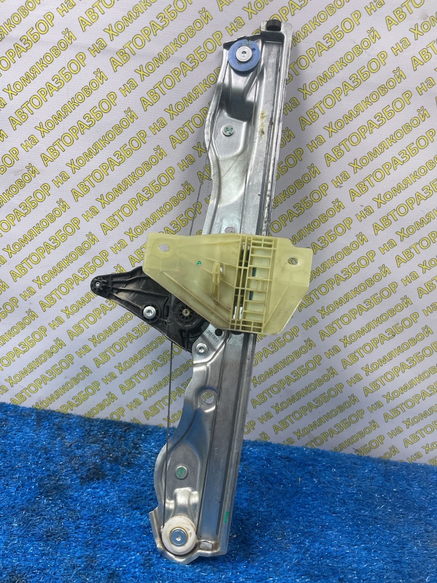 https://ycs.partsauto.market/partsauto-images/thmbs/userImages/f92b14355489e3b224da6399a17e0798/part/66d2feab-7e80-48d8-9de3-7d868aae002d_1778503399158.jpg