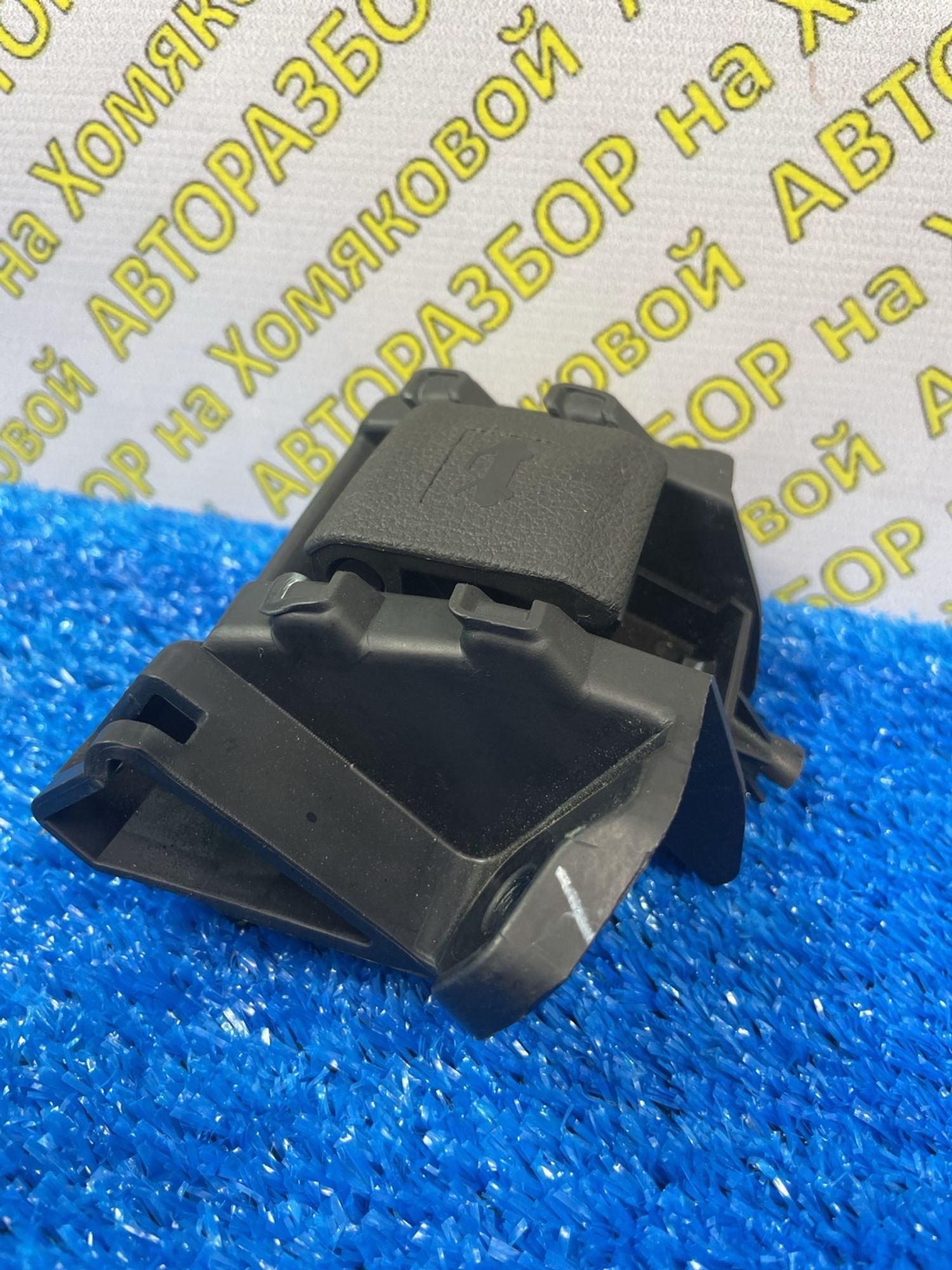 https://ycs.partsauto.market/partsauto-images/thmbs/userImages/f92b14355489e3b224da6399a17e0798/part/68cc1a48-841f-4b7d-941c-3e0d65fea4a5_1773058428180.jpg