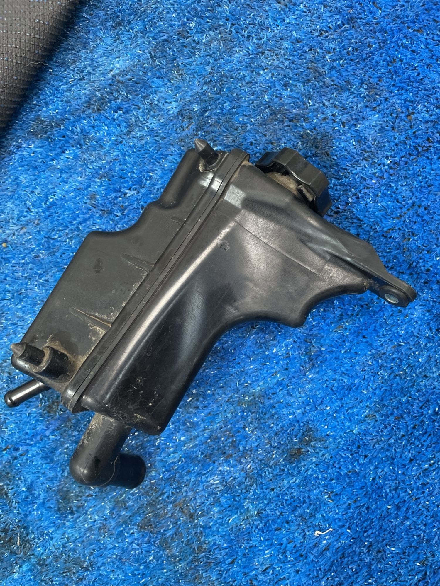 https://ycs.partsauto.market/partsauto-images/thmbs/userImages/f92b14355489e3b224da6399a17e0798/part/839d8583-1375-4fd8-b329-bac234724dbd_1788510130574.jpg