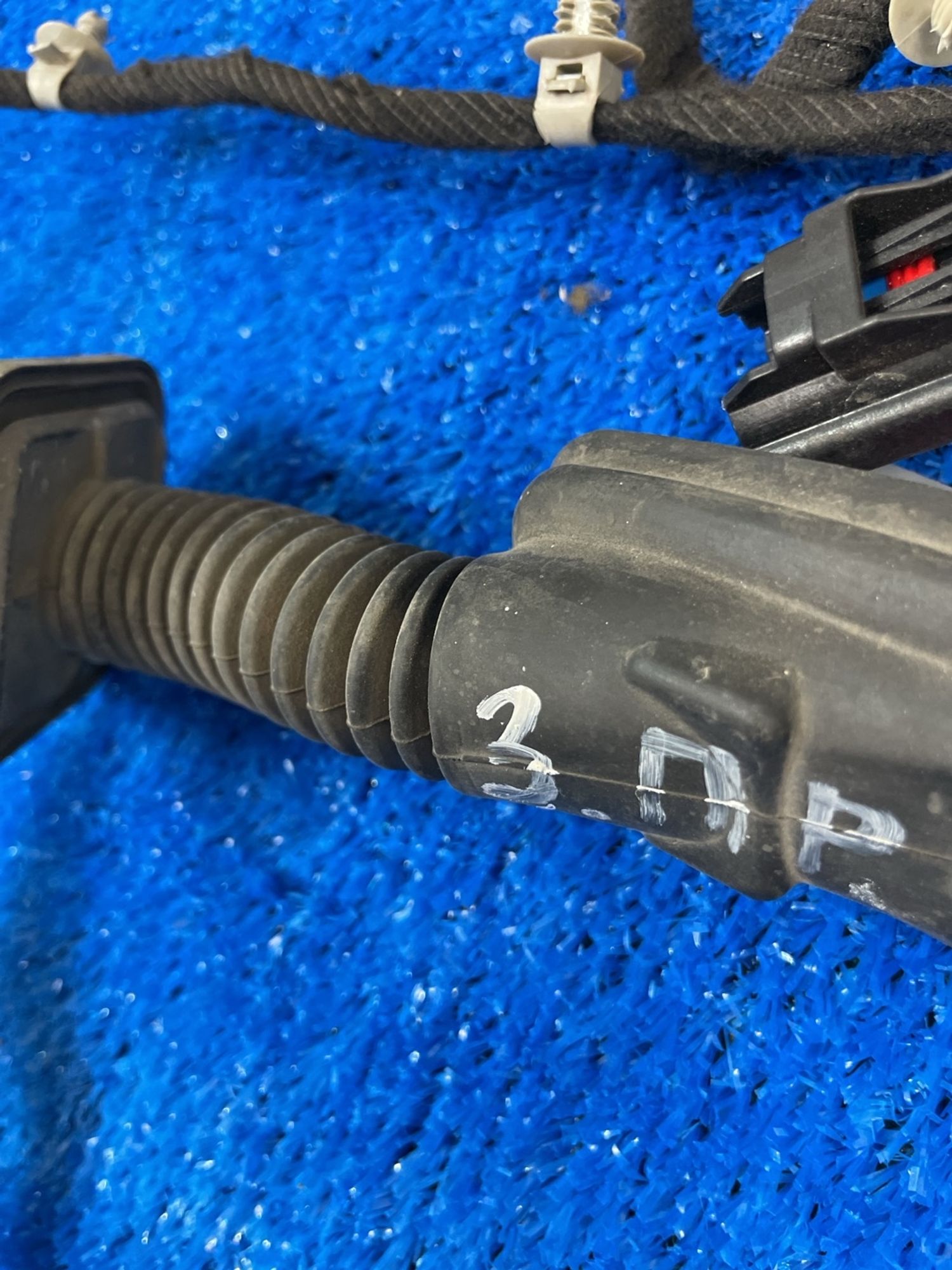 https://ycs.partsauto.market/partsauto-images/thmbs/userImages/f92b14355489e3b224da6399a17e0798/part/97fea801-c9f3-4fe9-a60c-40a77e9cf8f7_1788512325588.jpg