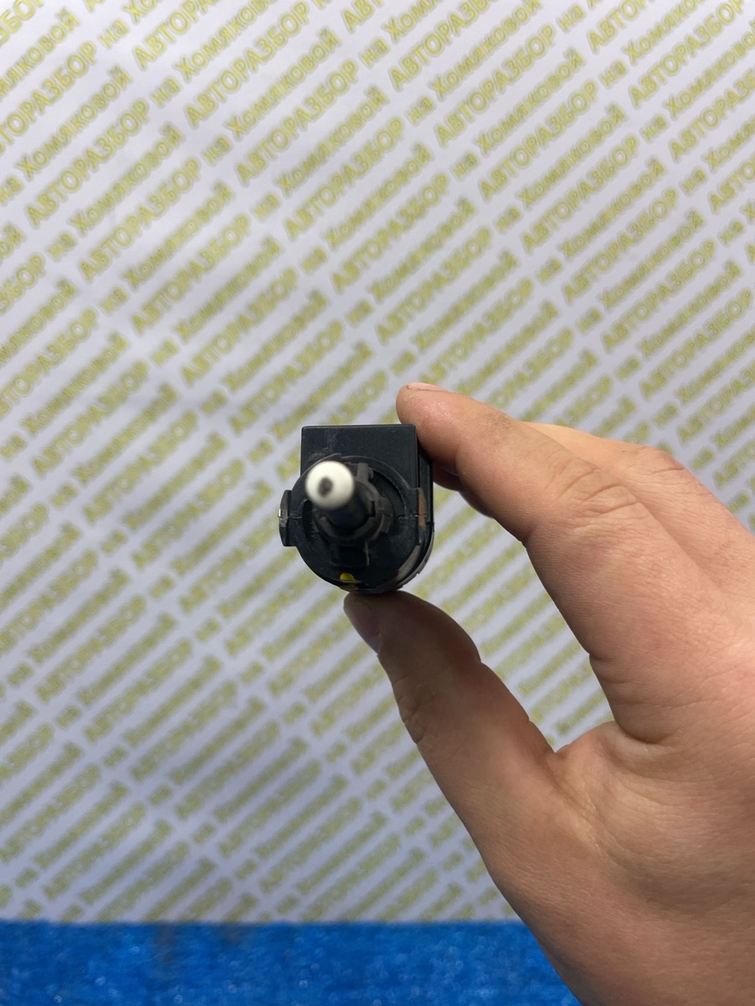 https://ycs.partsauto.market/partsauto-images/thmbs/userImages/f92b14355489e3b224da6399a17e0798/part/981e5b9e-cbb4-46f1-96d6-17ce49850255_1775463755665.jpg