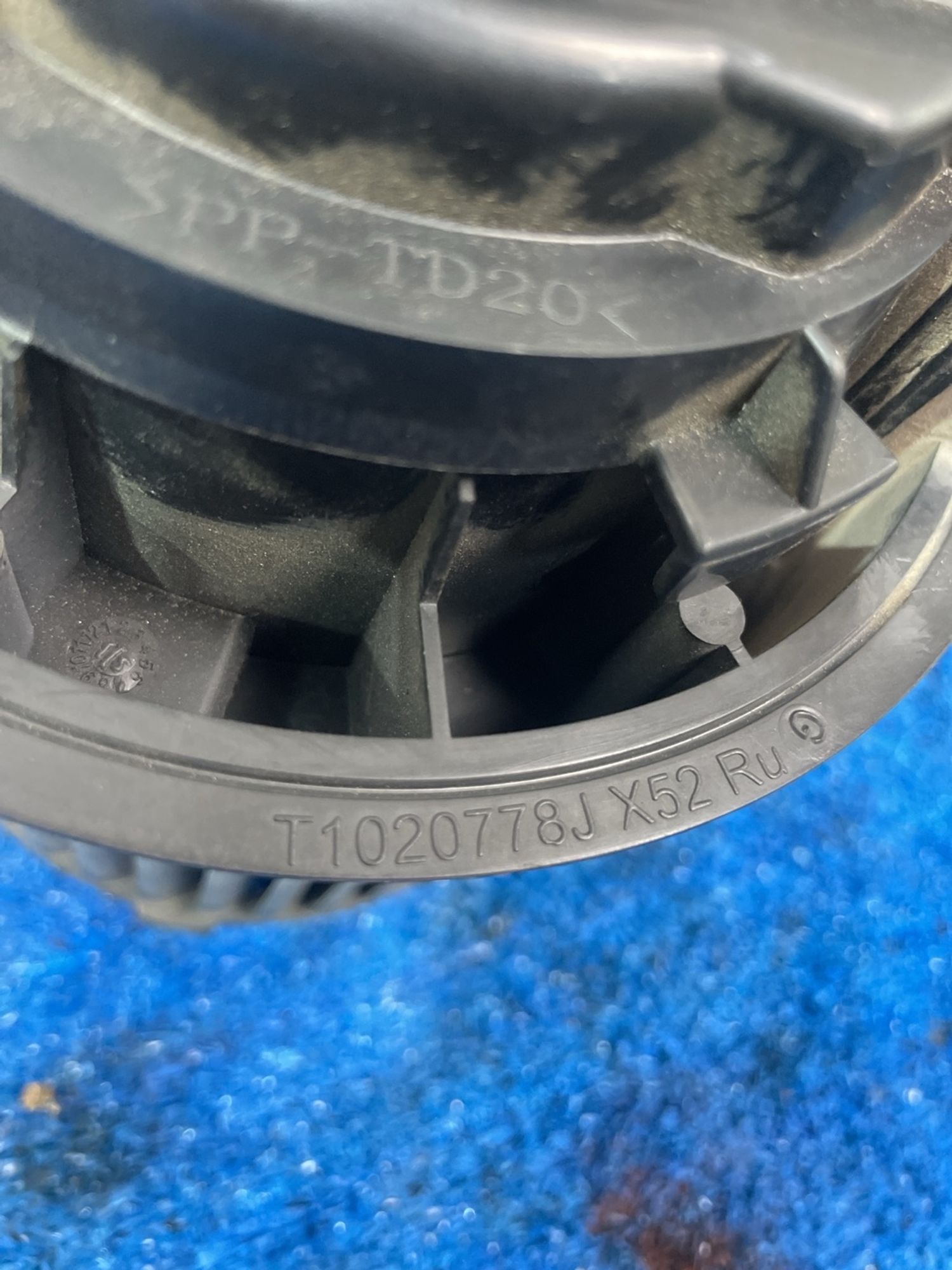 https://ycs.partsauto.market/partsauto-images/thmbs/userImages/f92b14355489e3b224da6399a17e0798/part/9971de8c-6480-4701-a121-0093428c395c_1778842112209.jpg