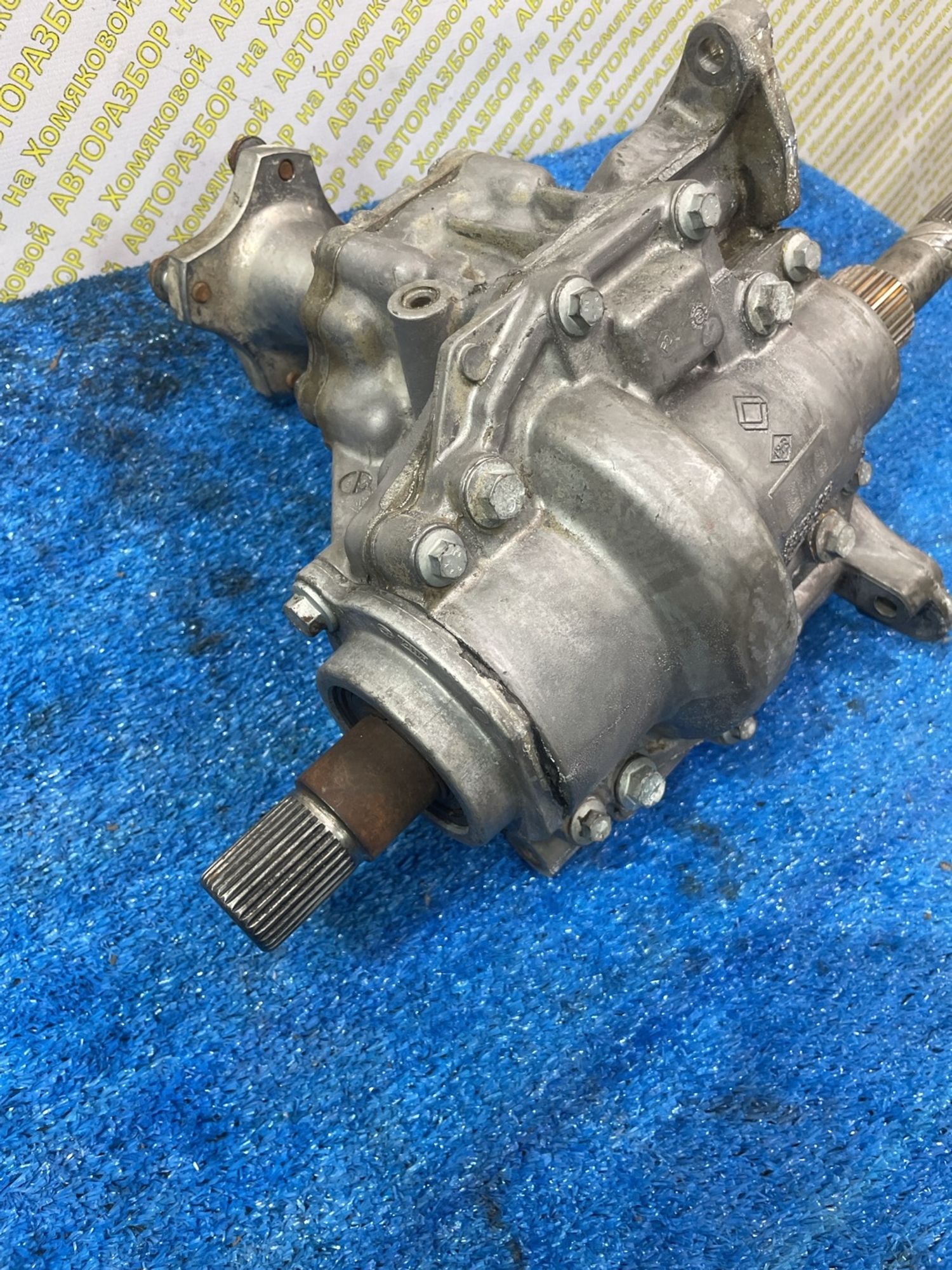https://ycs.partsauto.market/partsauto-images/thmbs/userImages/f92b14355489e3b224da6399a17e0798/part/9efe766c-b975-4d32-ad59-b94302985ceb_1778496143166.jpg