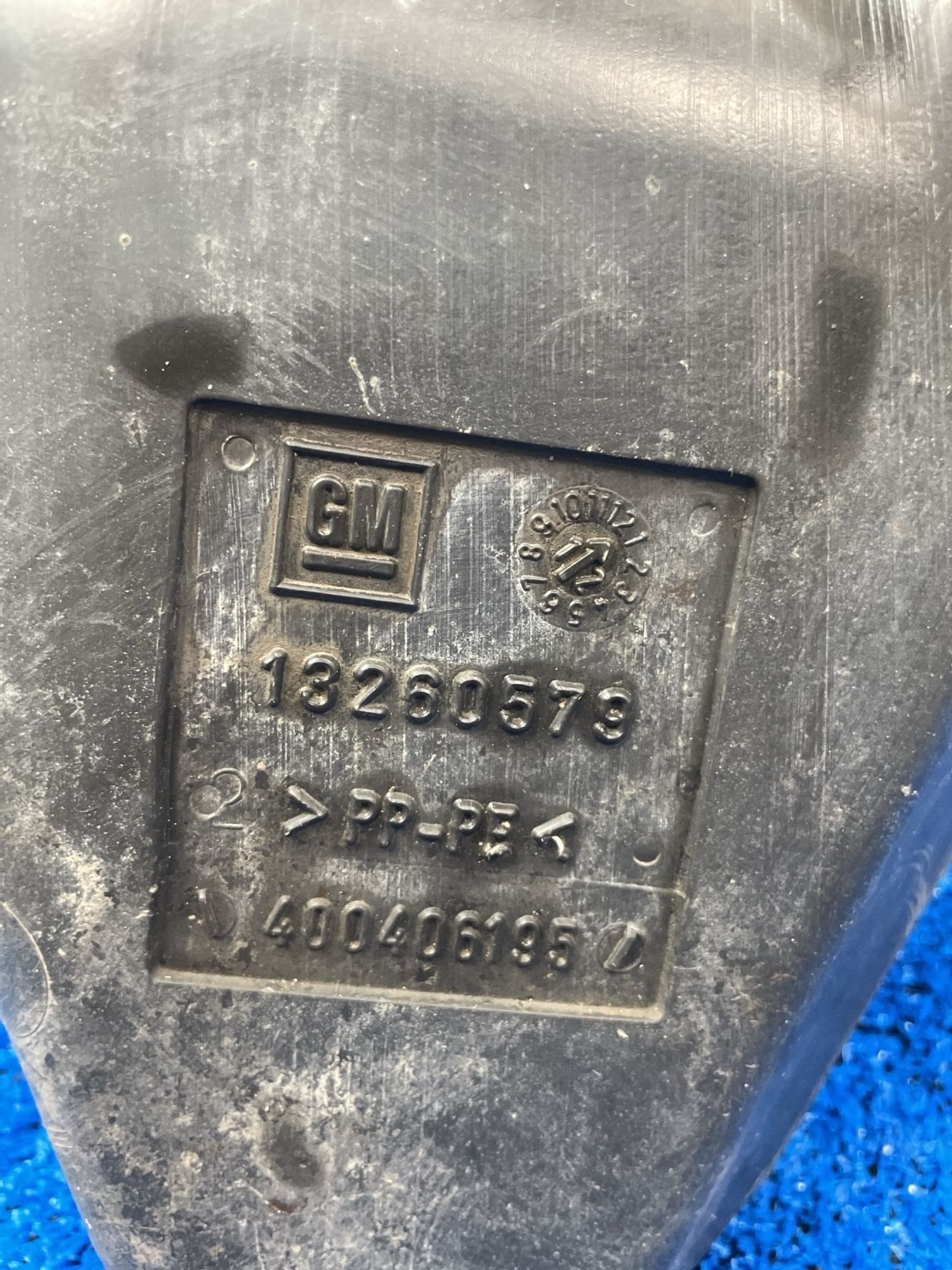 https://ycs.partsauto.market/partsauto-images/thmbs/userImages/f92b14355489e3b224da6399a17e0798/part/a3849467-7406-4146-b993-d26b14824d8b_1788512057814.jpg